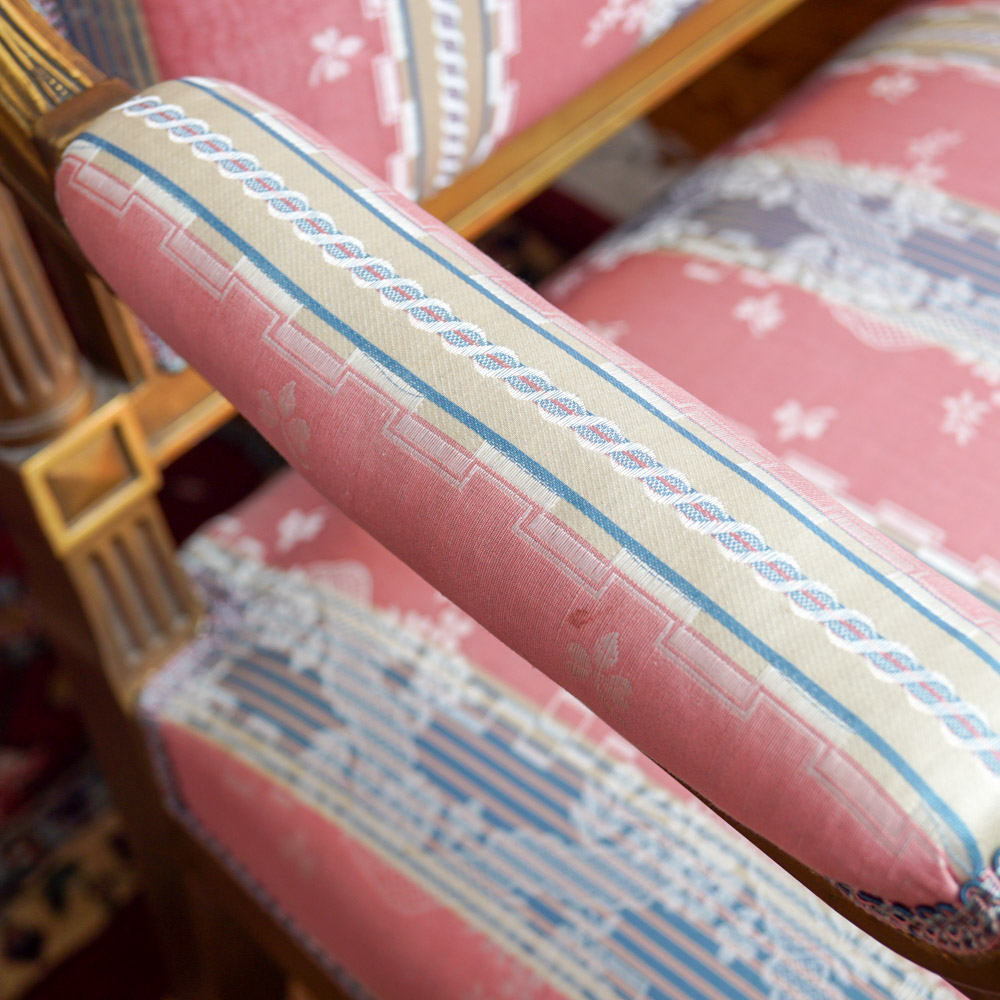 Vintage Hepplewhite Style Settee and Side Chair