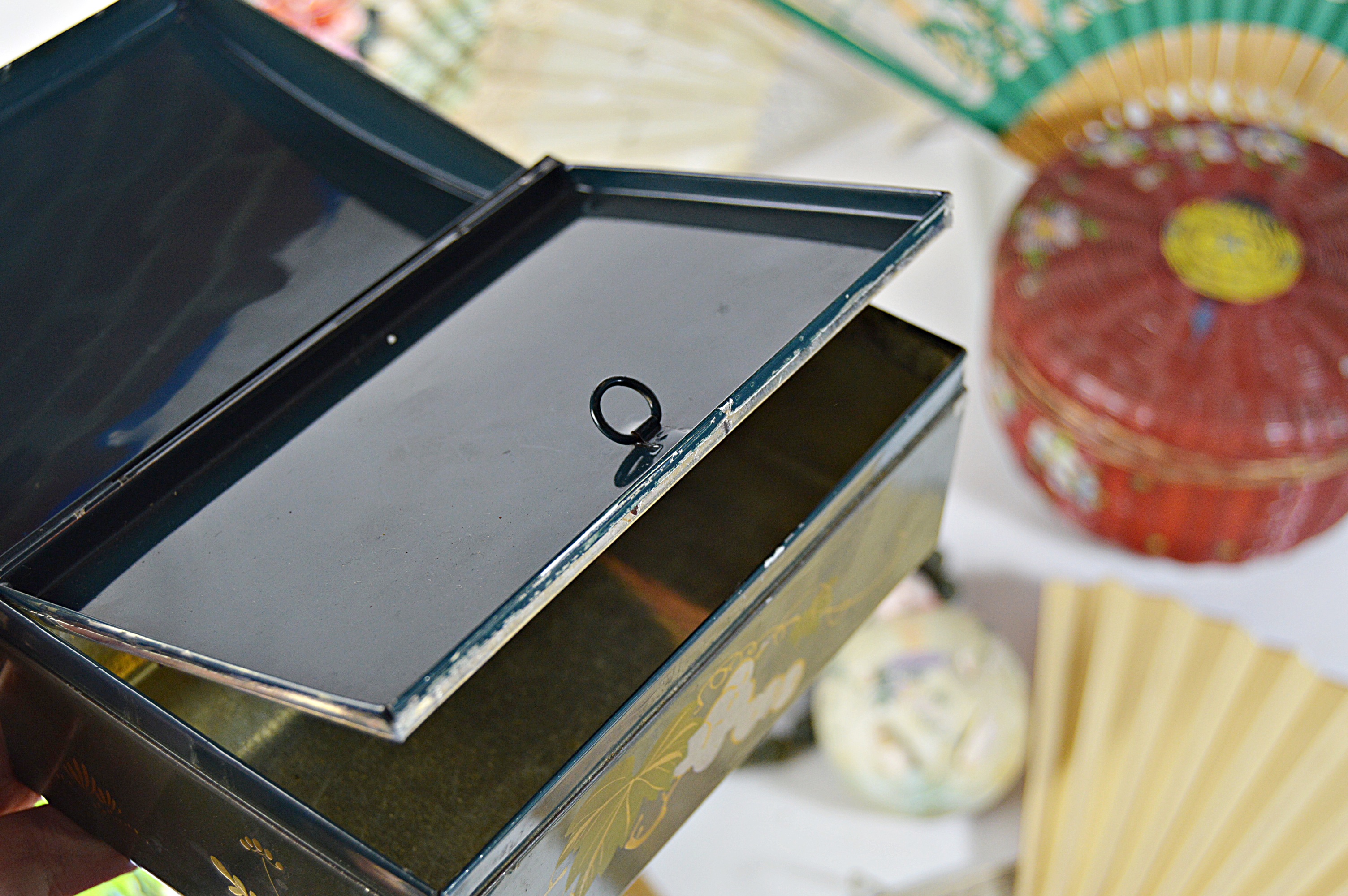 Vintage Oriental Collectibles