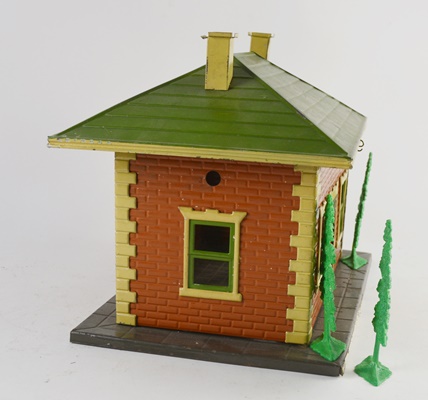 Lionel Model Train Station "Waiting Room," No. 122