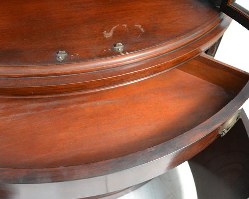 Bernhardt Hepplewhite Style Mahogany Corner Cabinet