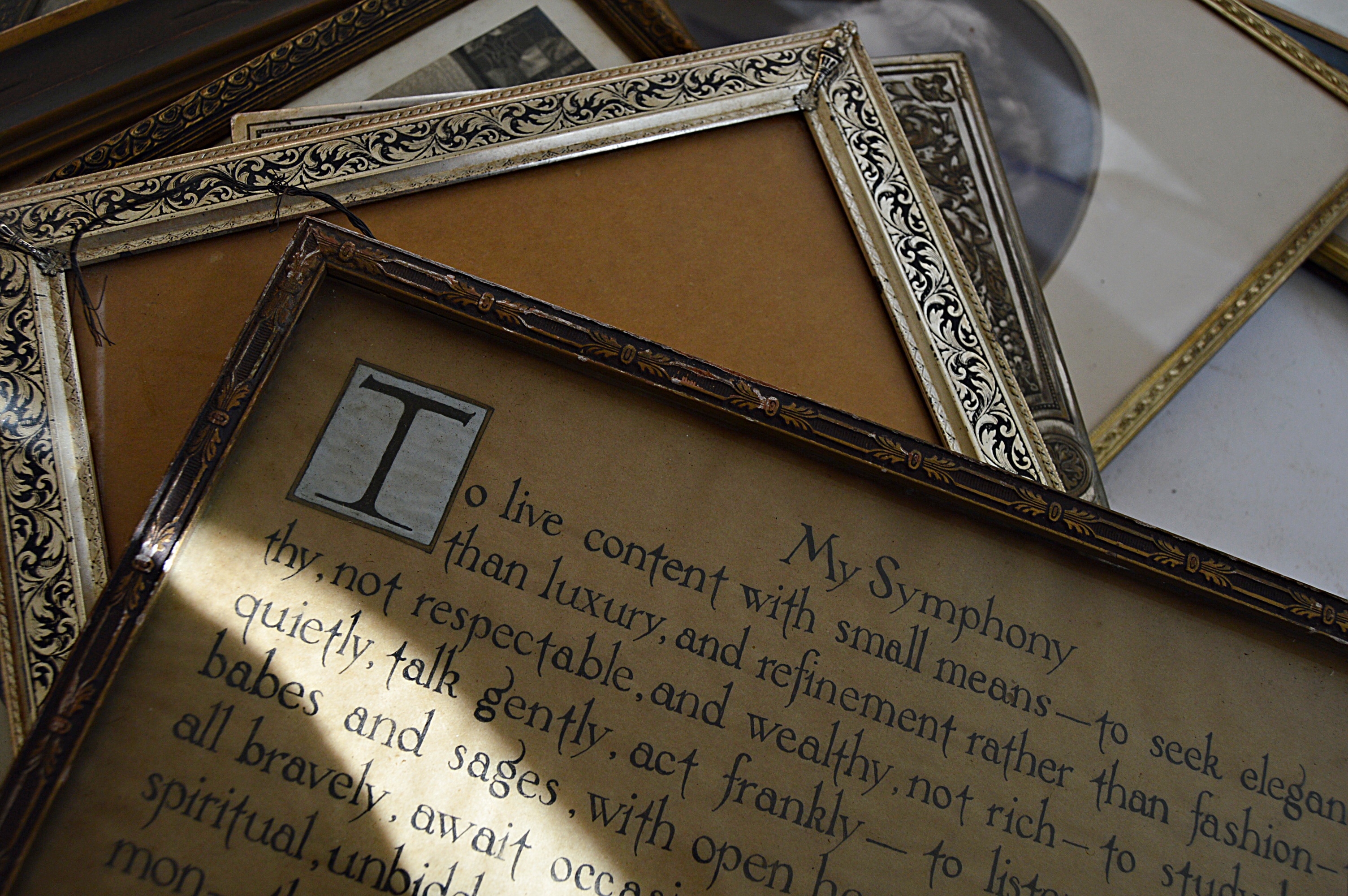 Vintage Picture Frames, Photos and Portraits