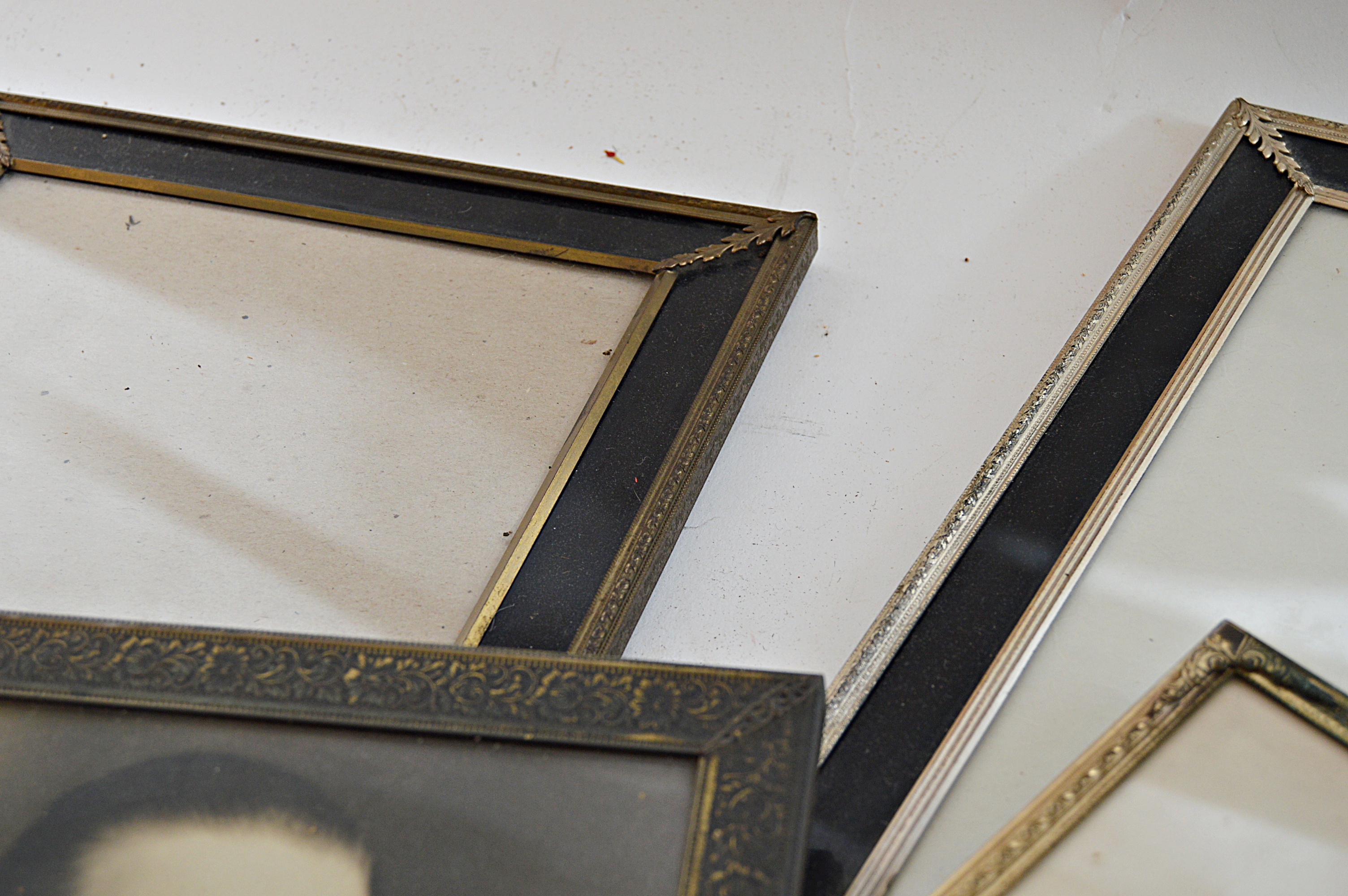 Vintage Picture Frames, Photos and Portraits