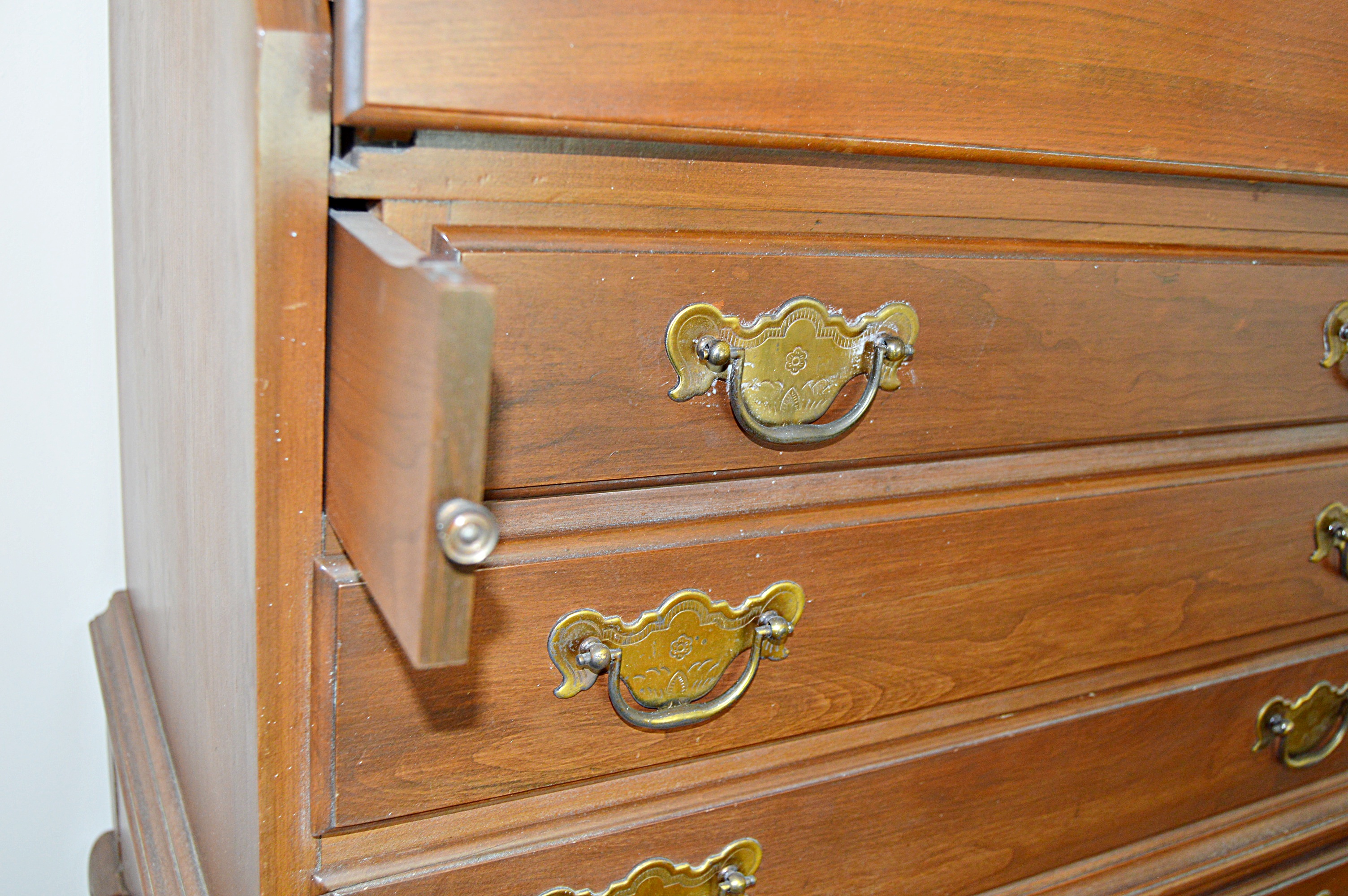 Vintage Queen Anne Secretariat