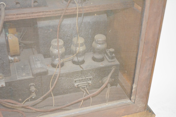 1929 American Bosch Console Radio With Saginaw Furniture Cabinet