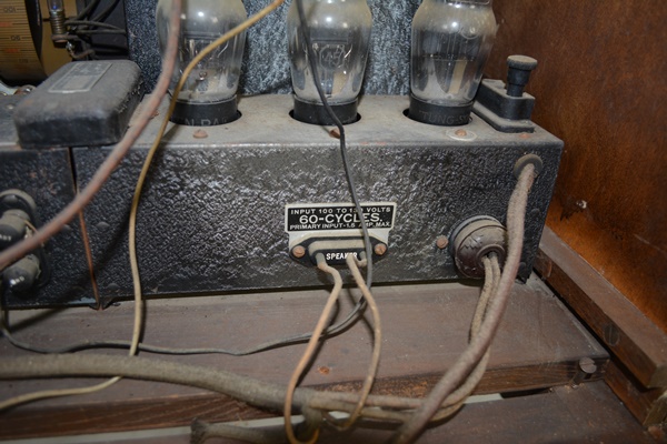 1929 American Bosch Console Radio With Saginaw Furniture Cabinet