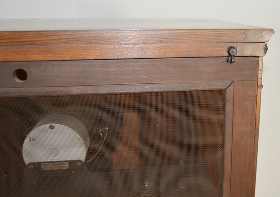 1929 American Bosch Console Radio With Saginaw Furniture Cabinet