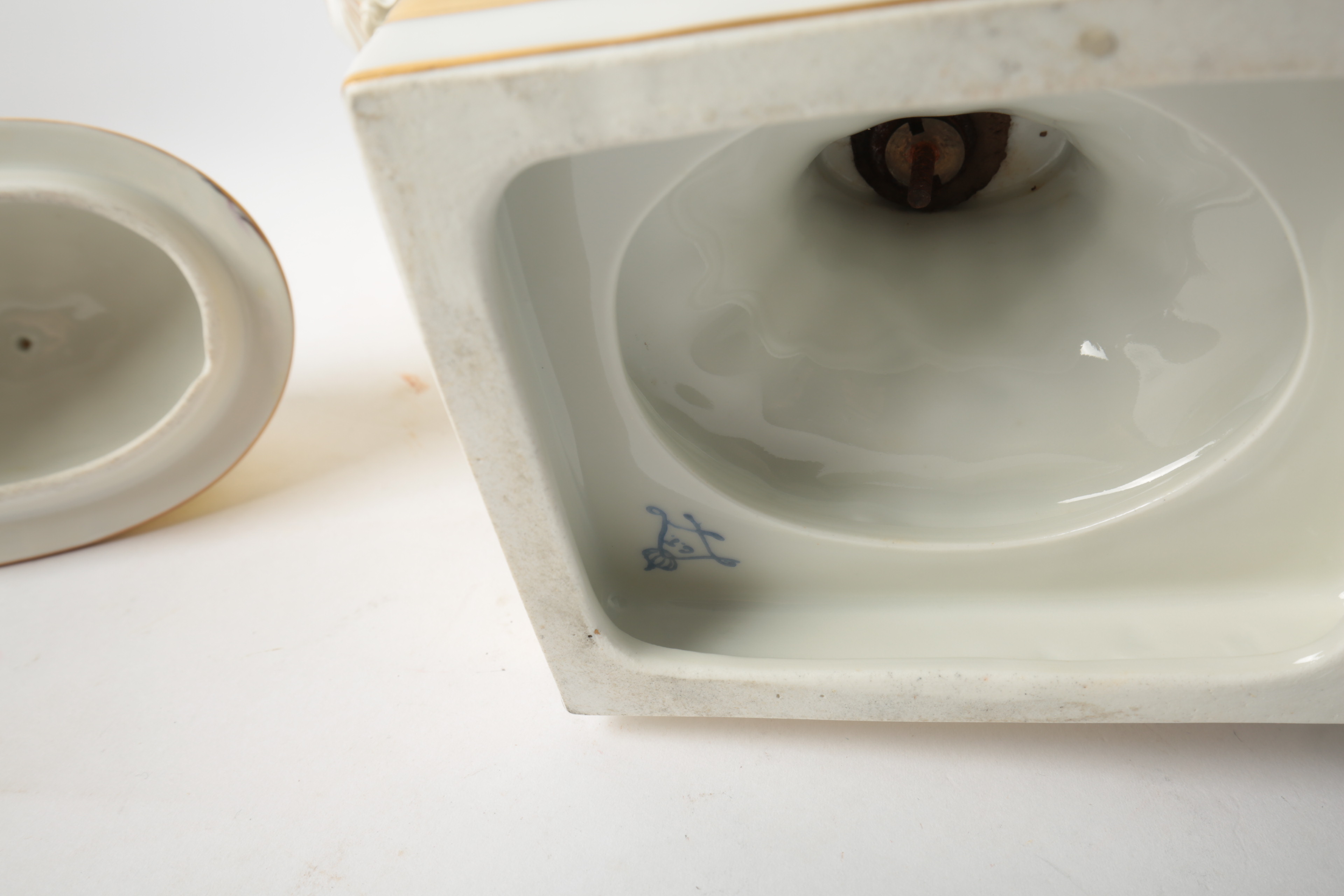 Carl Thieme Saxonian Porcelain Factory Urn Garniture