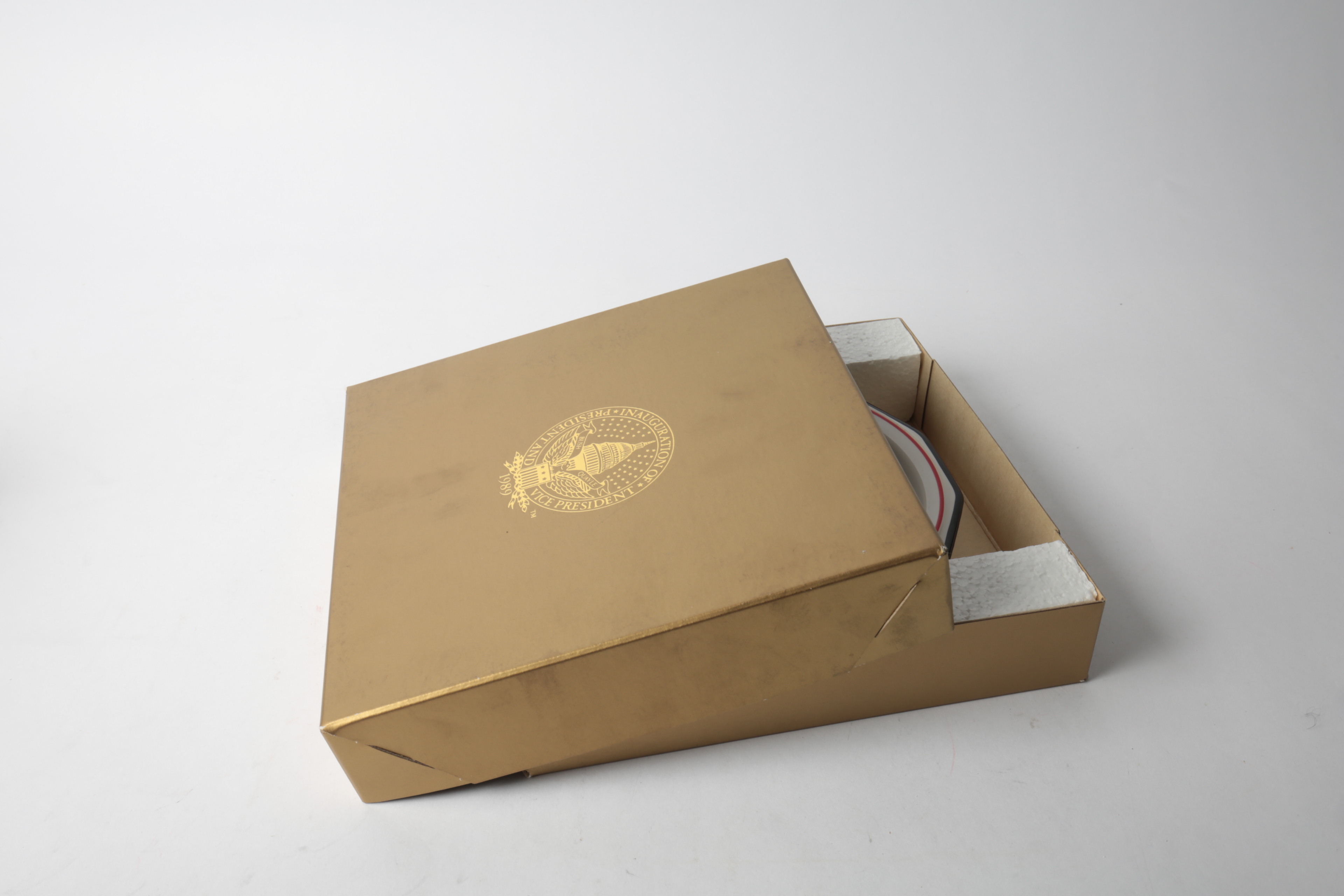 Bush and Quayle Commemorative Inaugural Plate