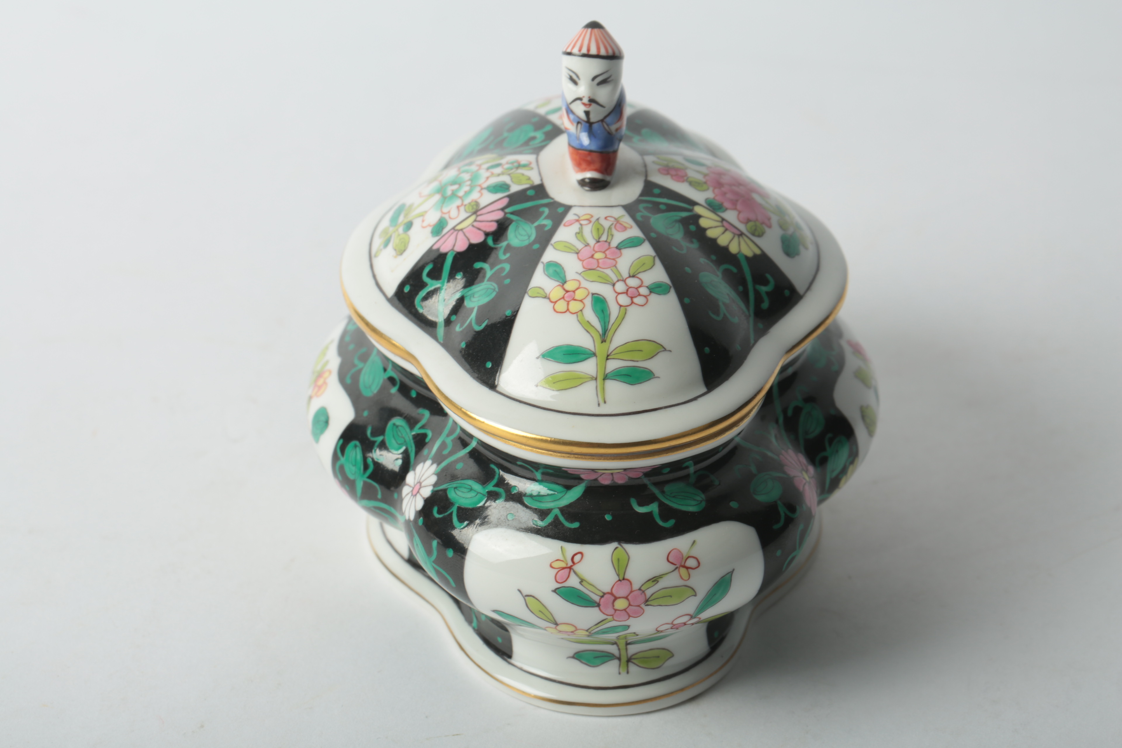 Herend "Black Dynasty" Porcelain Trinket Box