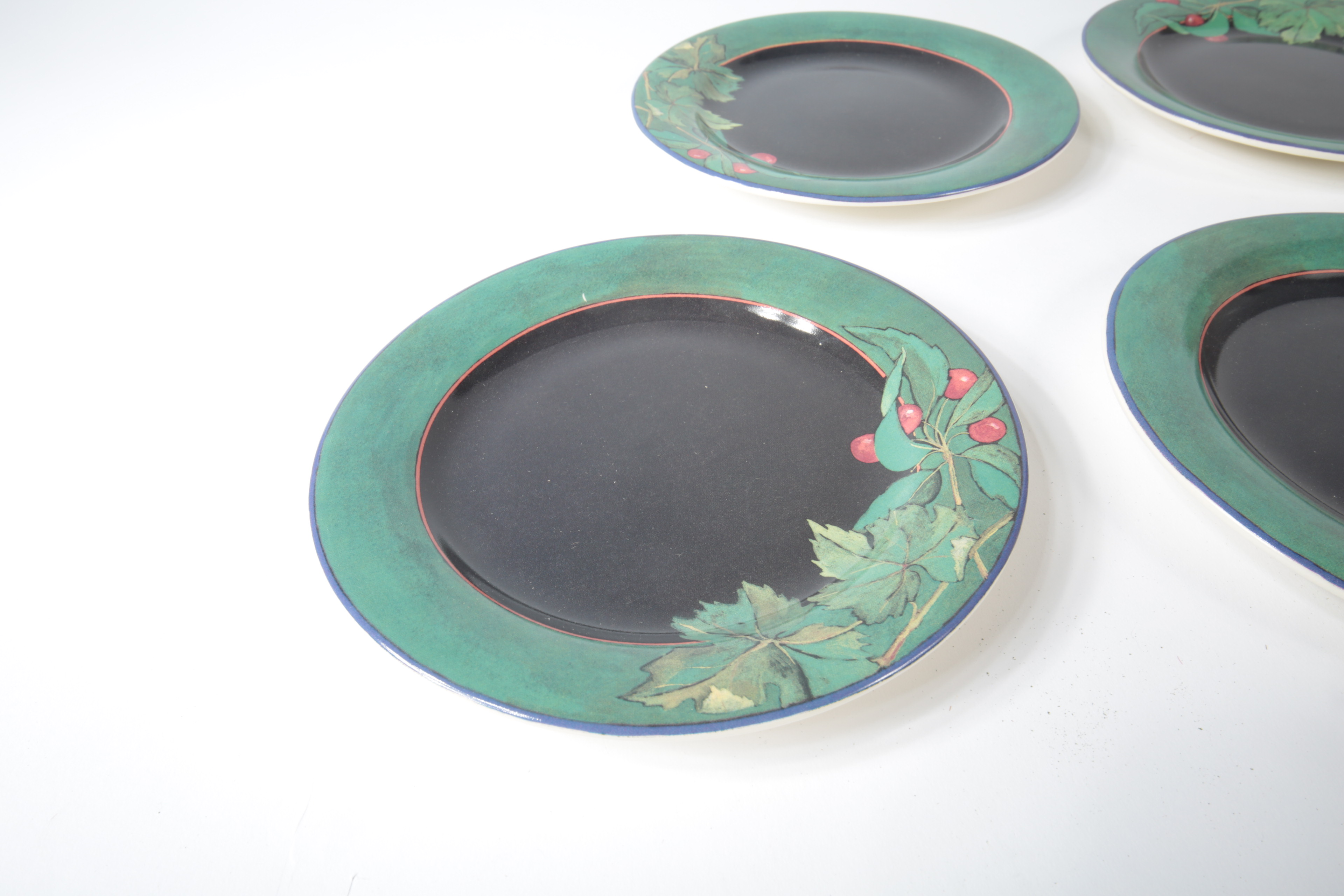 Gien China Canapé Plates "Cueillette"