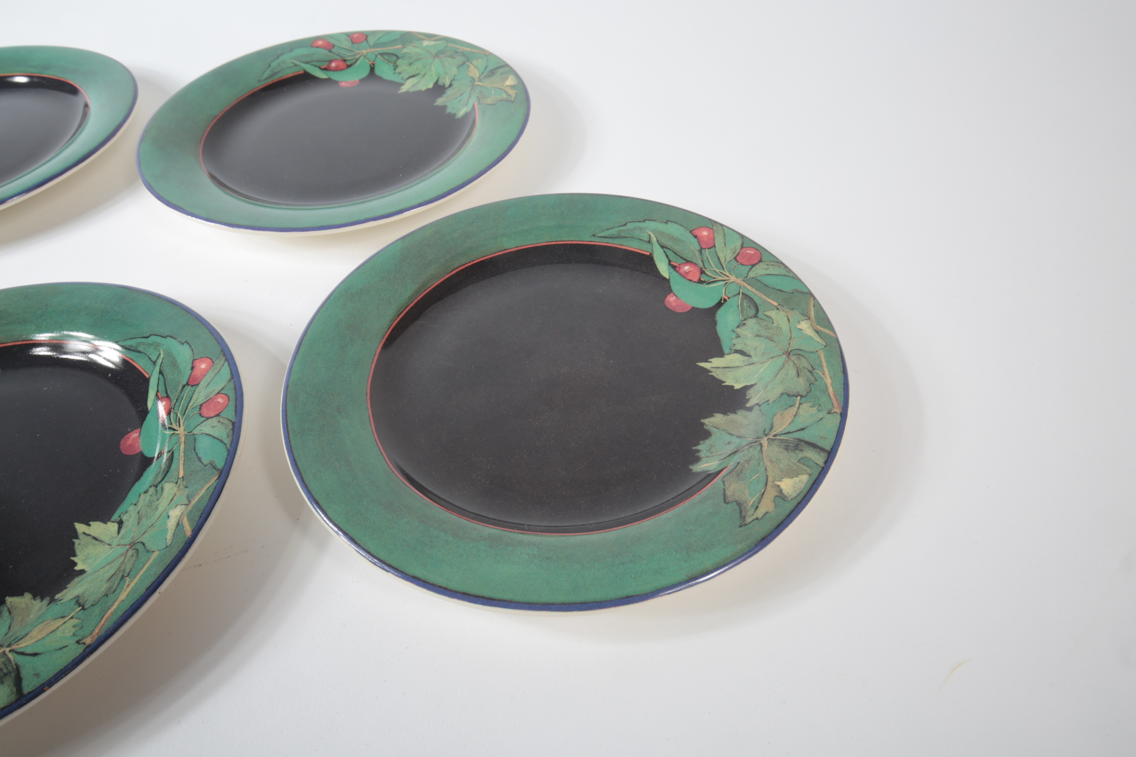 Gien China Canapé Plates "Cueillette"