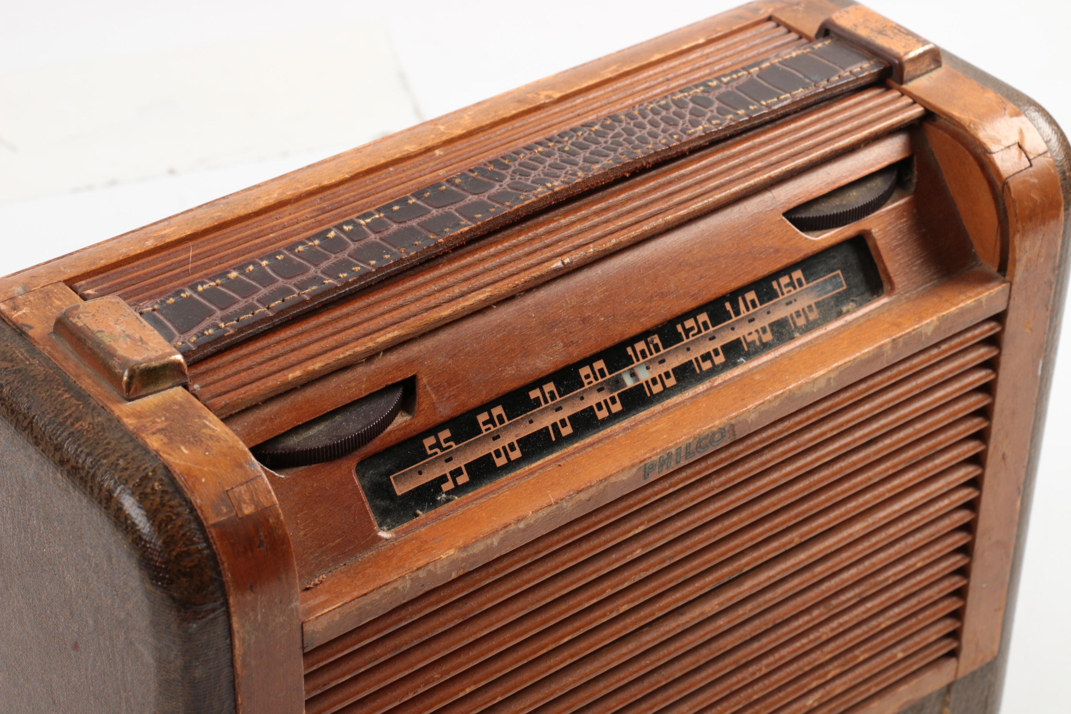 1940s Philco Roll-Top "Suitcase" Radio in Leather Case