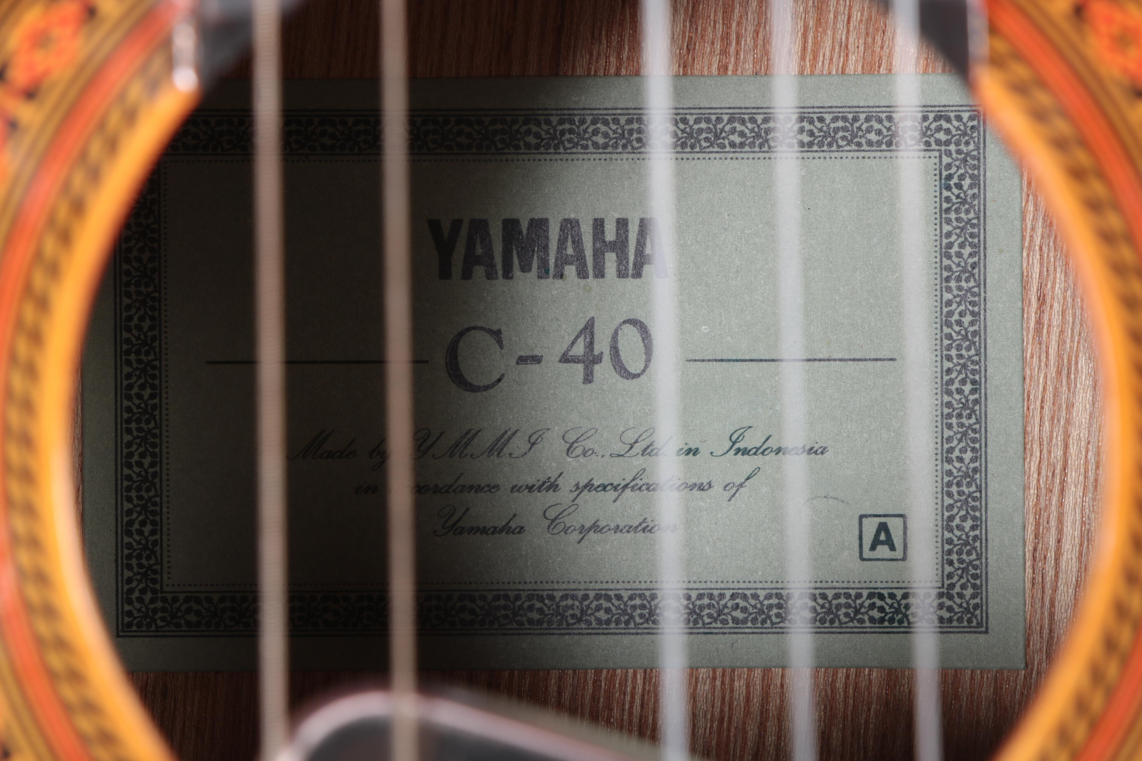 Yamaha C-40 Classical Style Acoustic Guitar, Case and Accessories