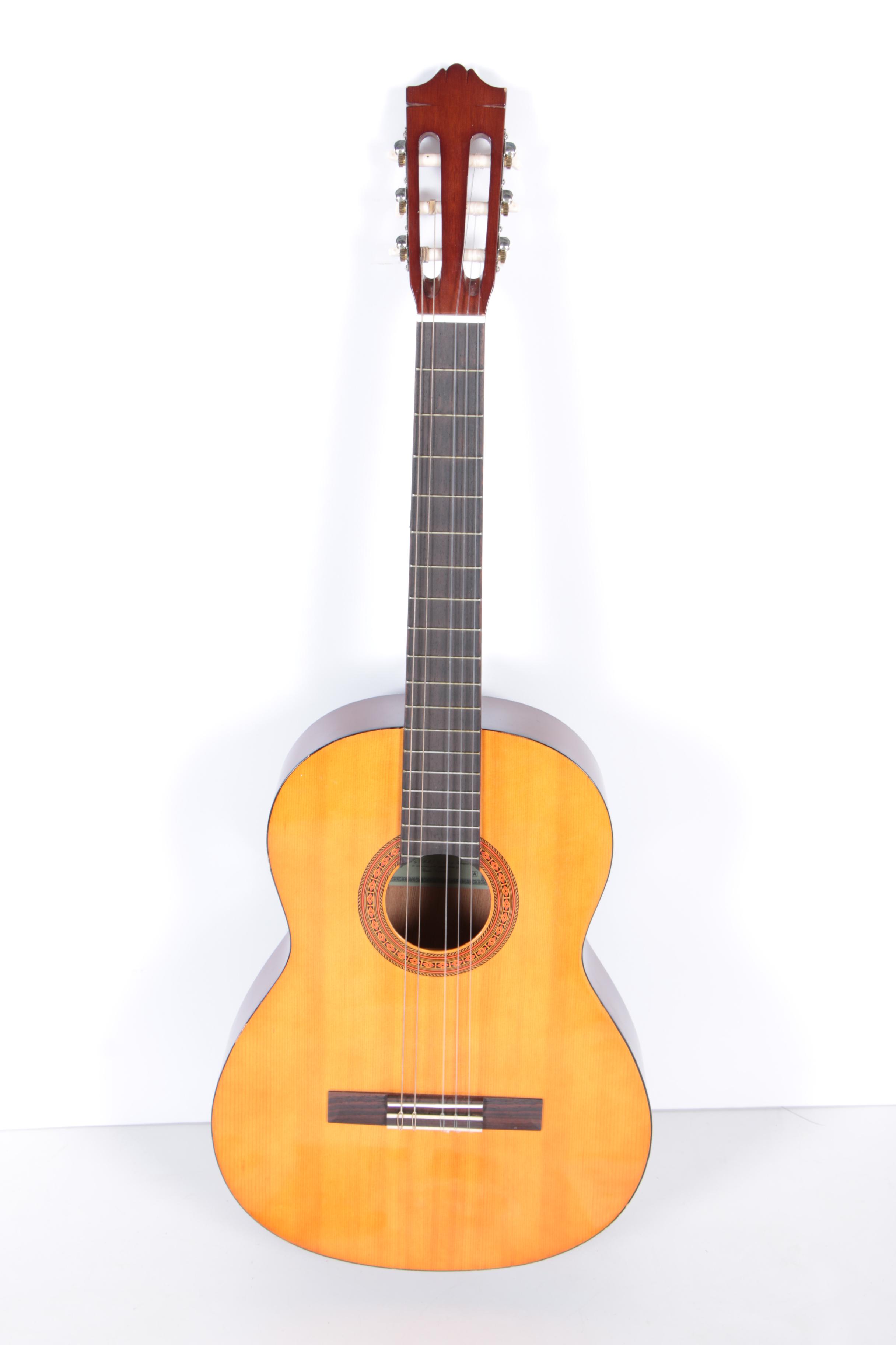 Yamaha C-40 Classical Style Acoustic Guitar, Case and Accessories