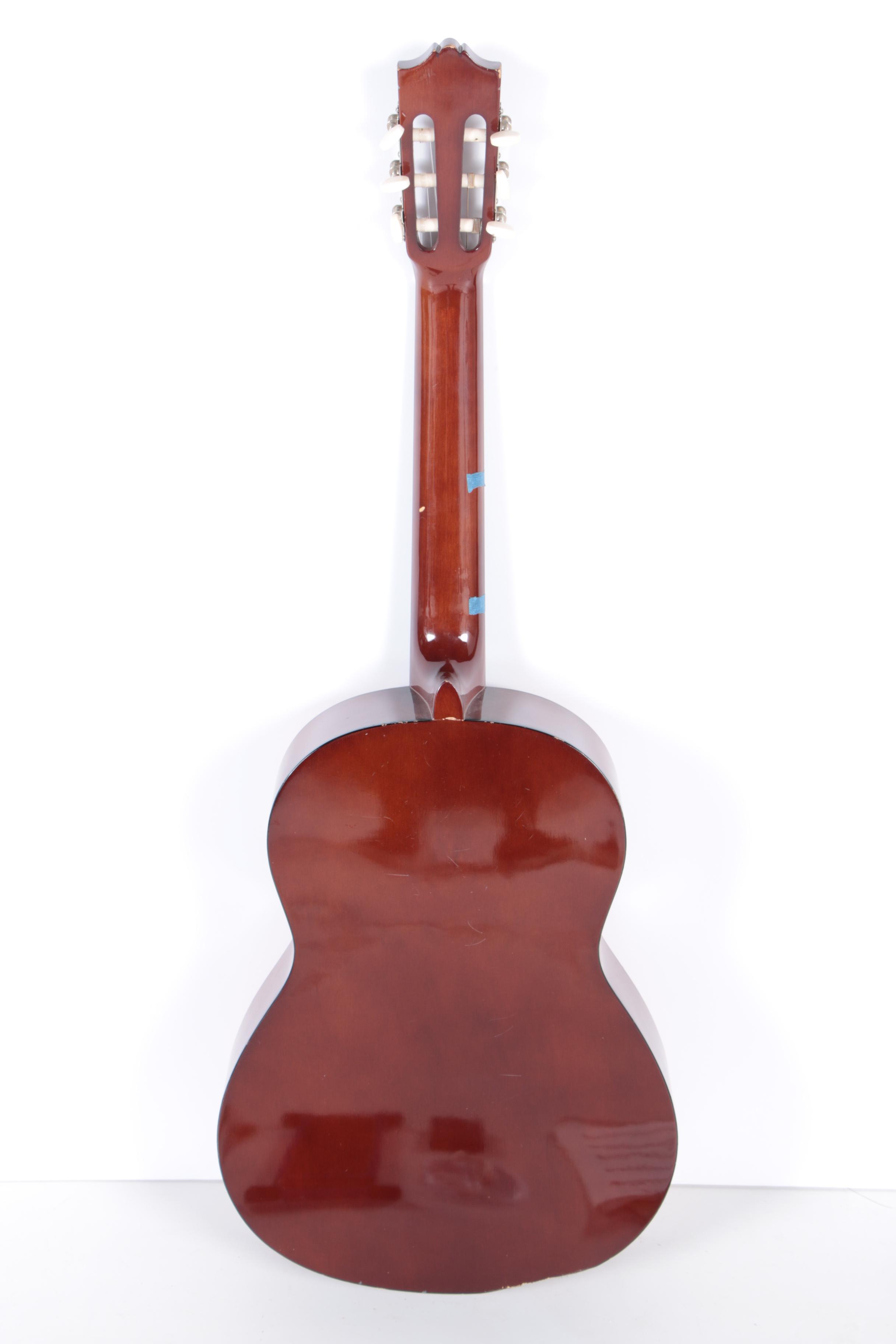 Yamaha C-40 Classical Style Acoustic Guitar, Case and Accessories