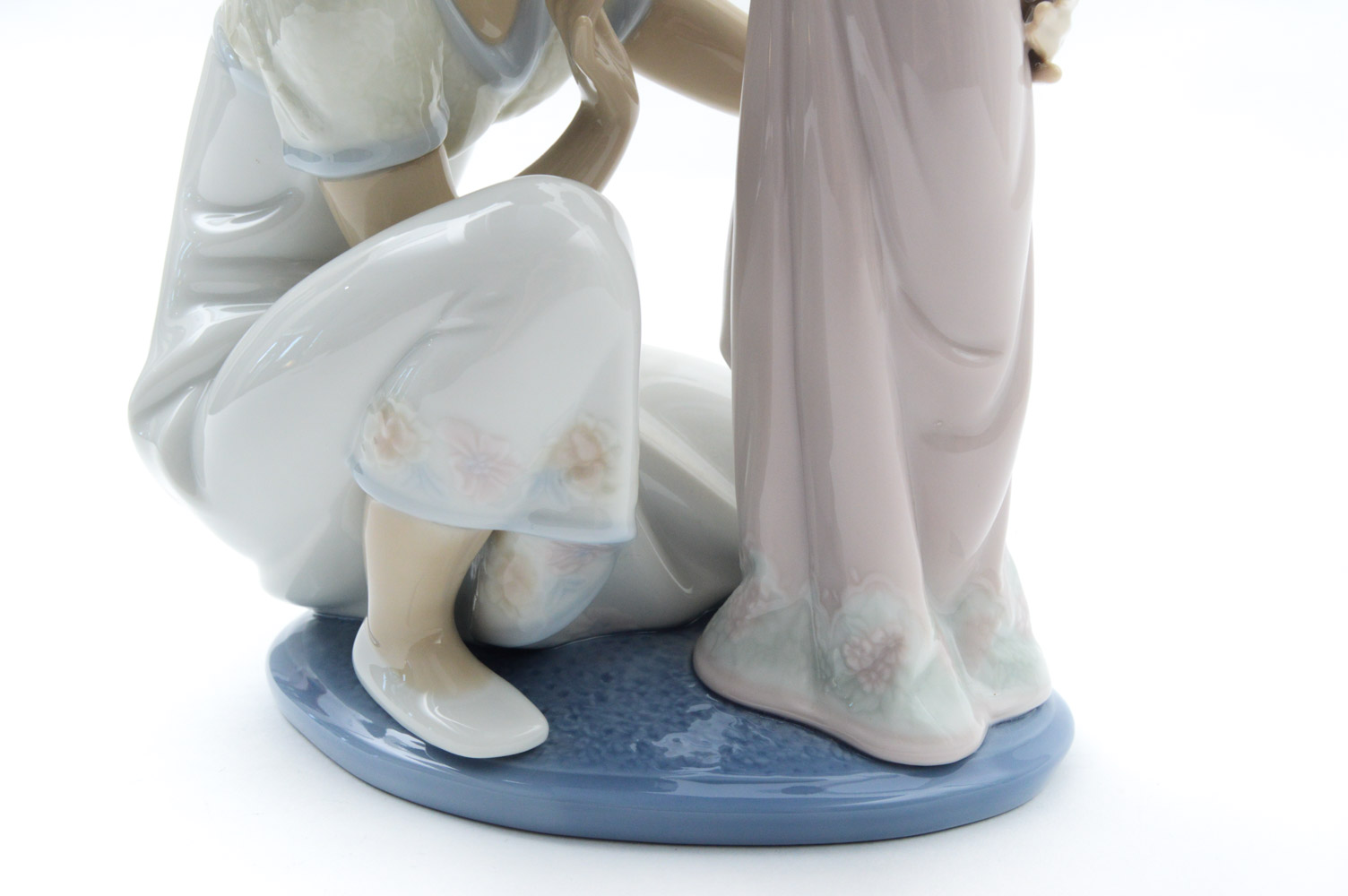 Lladró "A Mother's Touch" Porcelain Figurine
