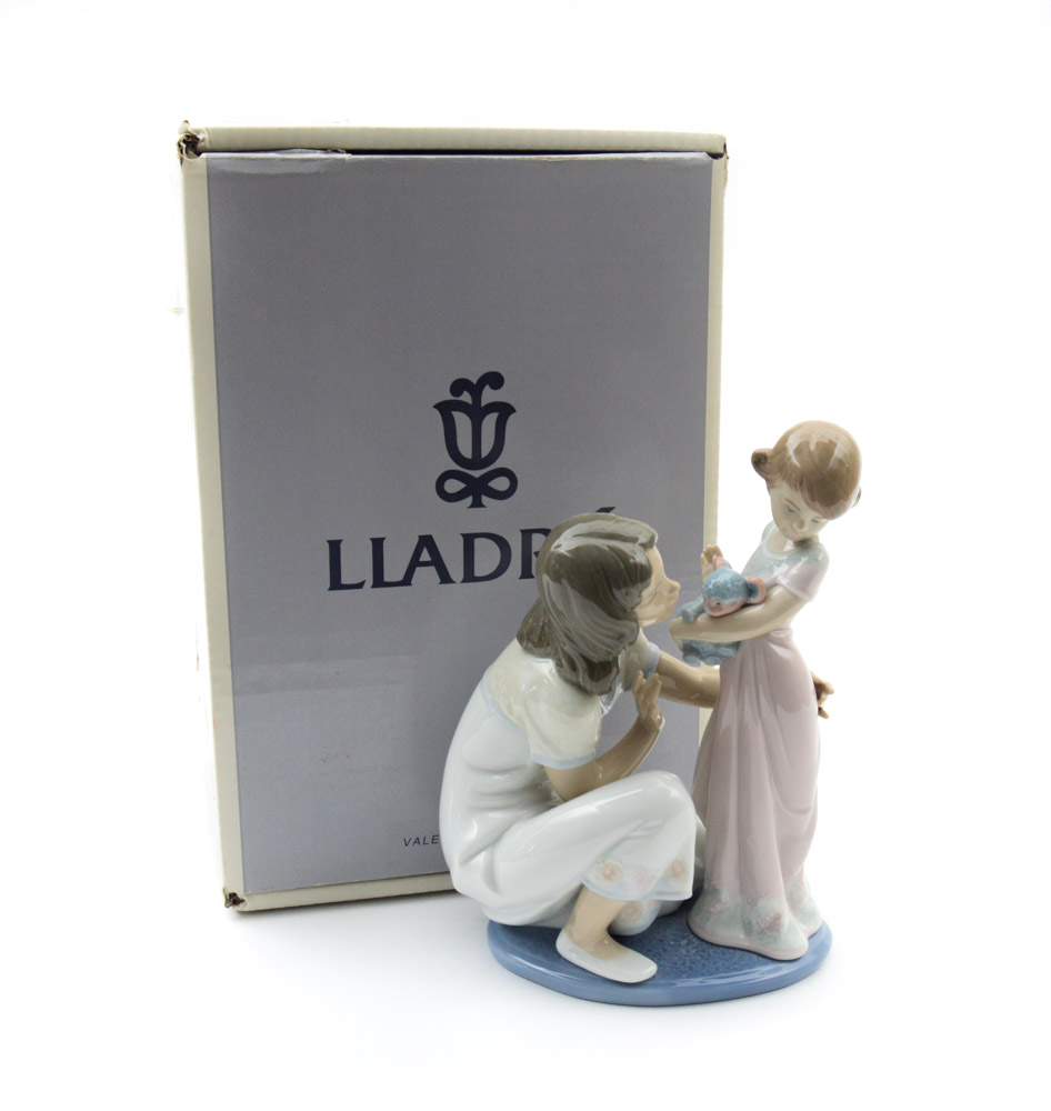 Lladró "A Mother's Touch" Porcelain Figurine