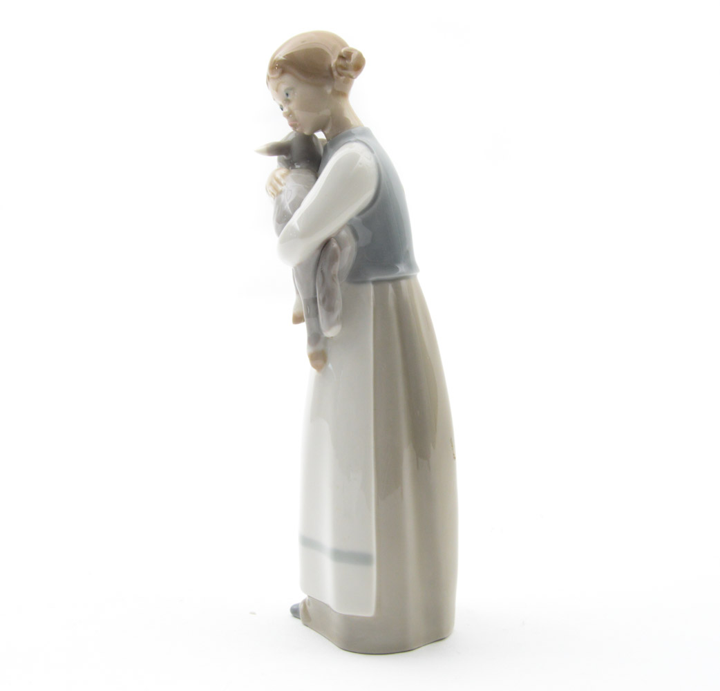 Lladró "Girl With Lamb" Porcelain Figurine
