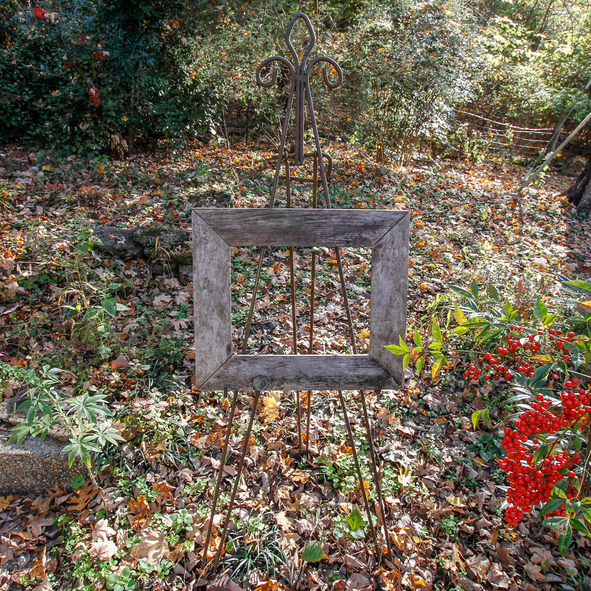 Metal Easel with Wooden Frame