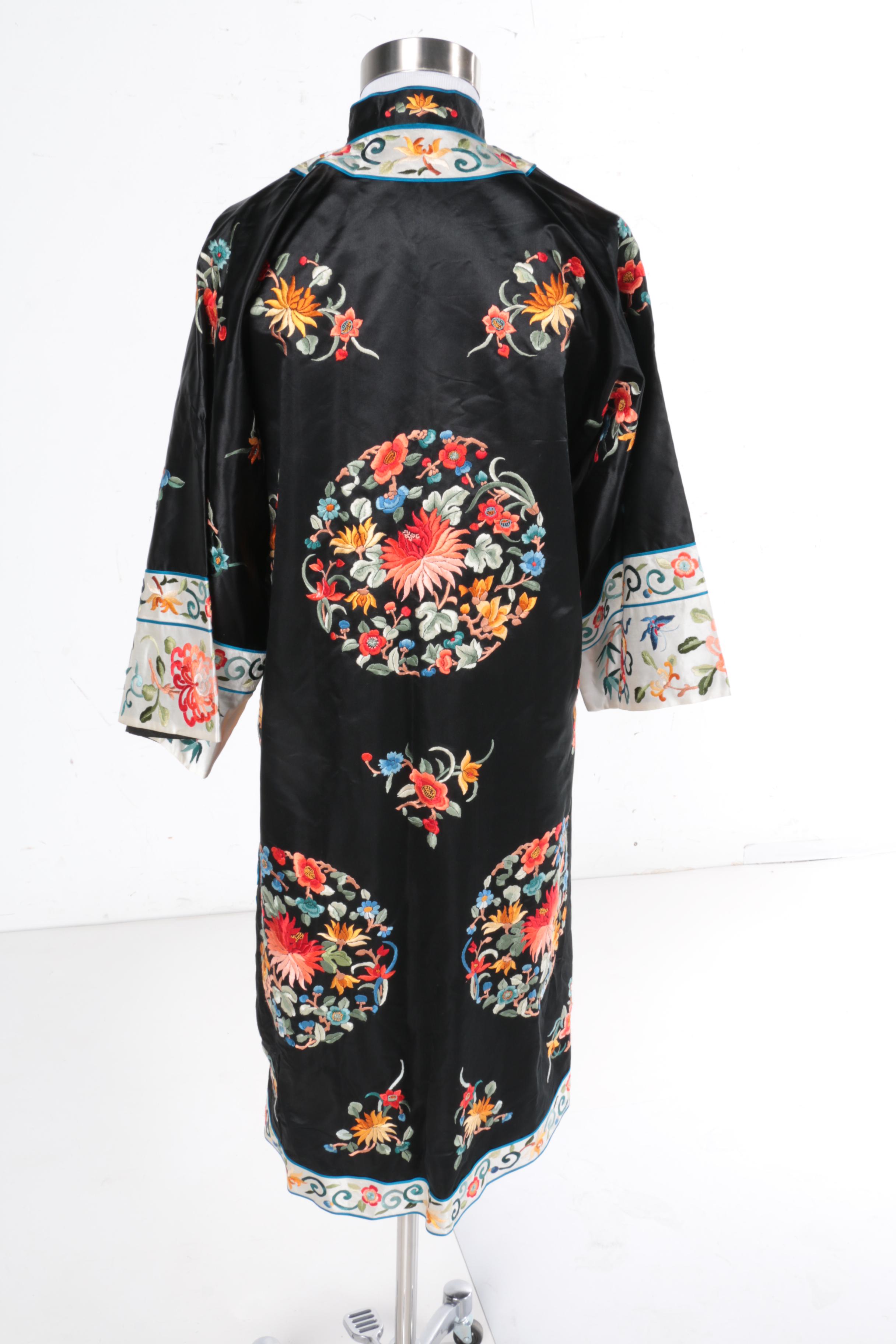 Vintage Chinese Embroidered Silk Robe