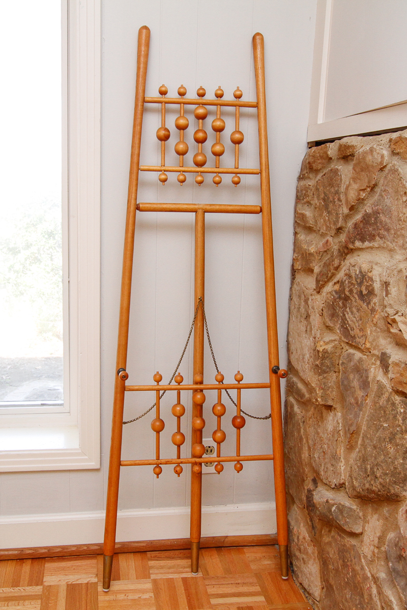 Vintage Ball and Spindle Wood  Easel