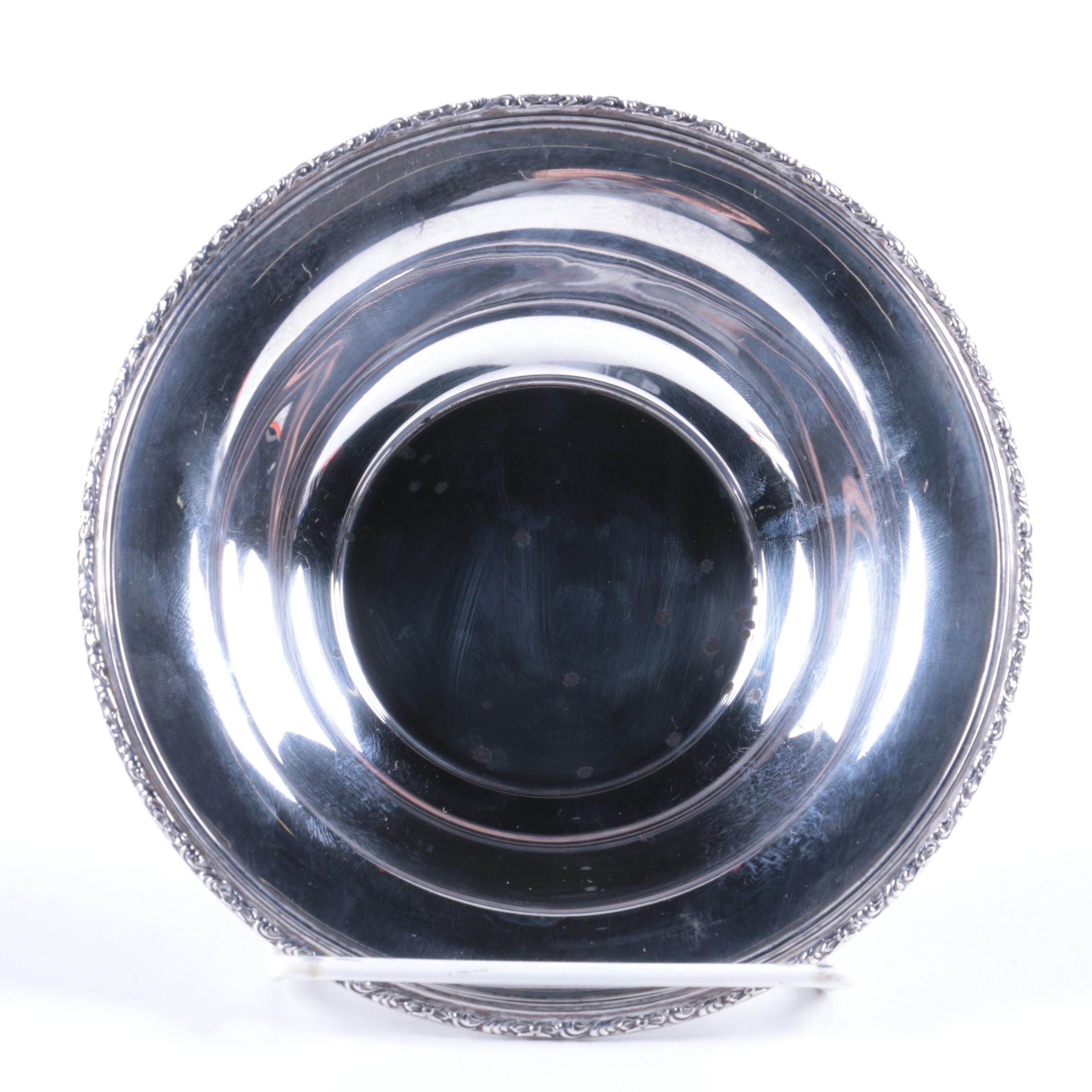 Lunt Silversmiths Foliate and Scrolled Chased Sterling Silver Nut Dish