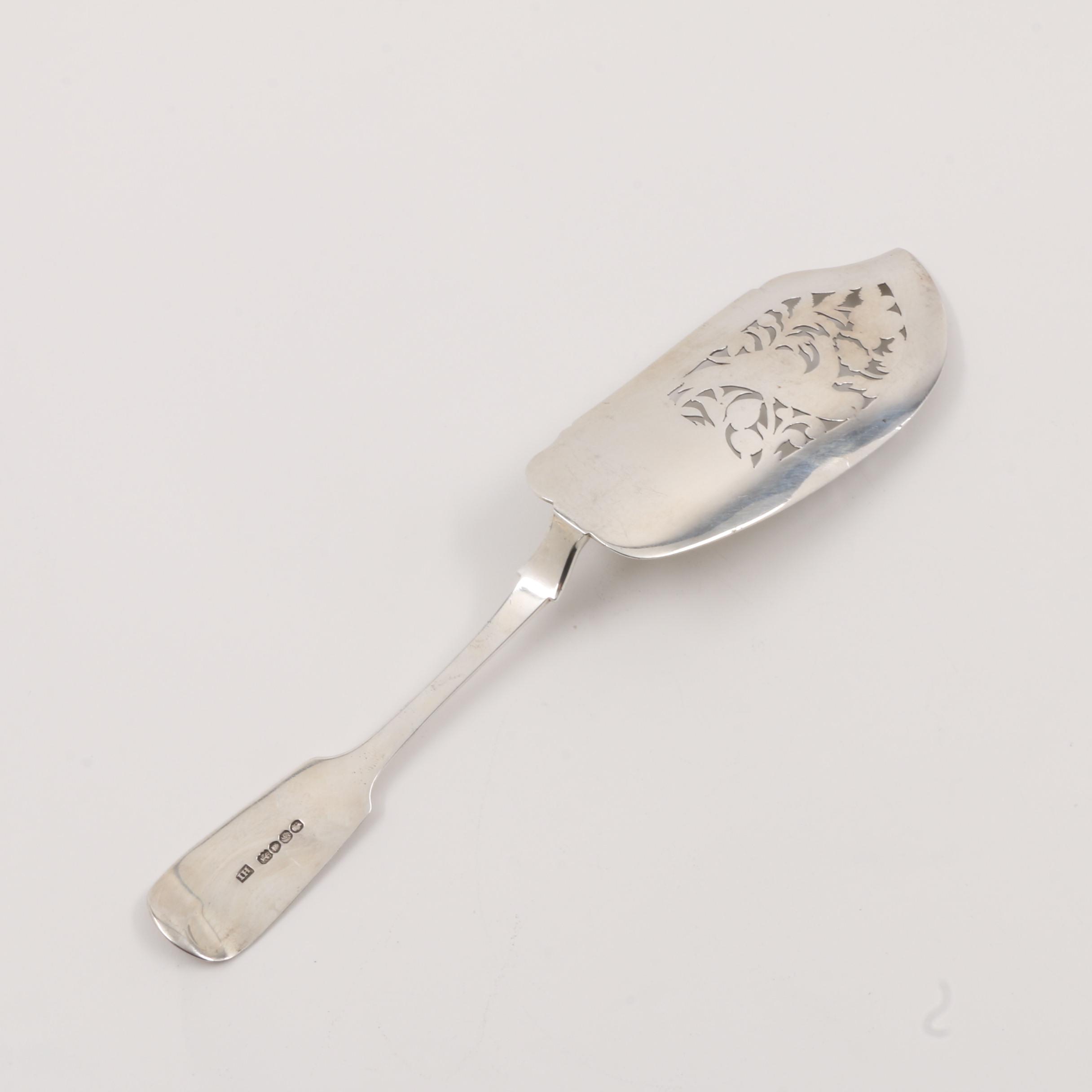 1841 English Sterling Silver Fish Server