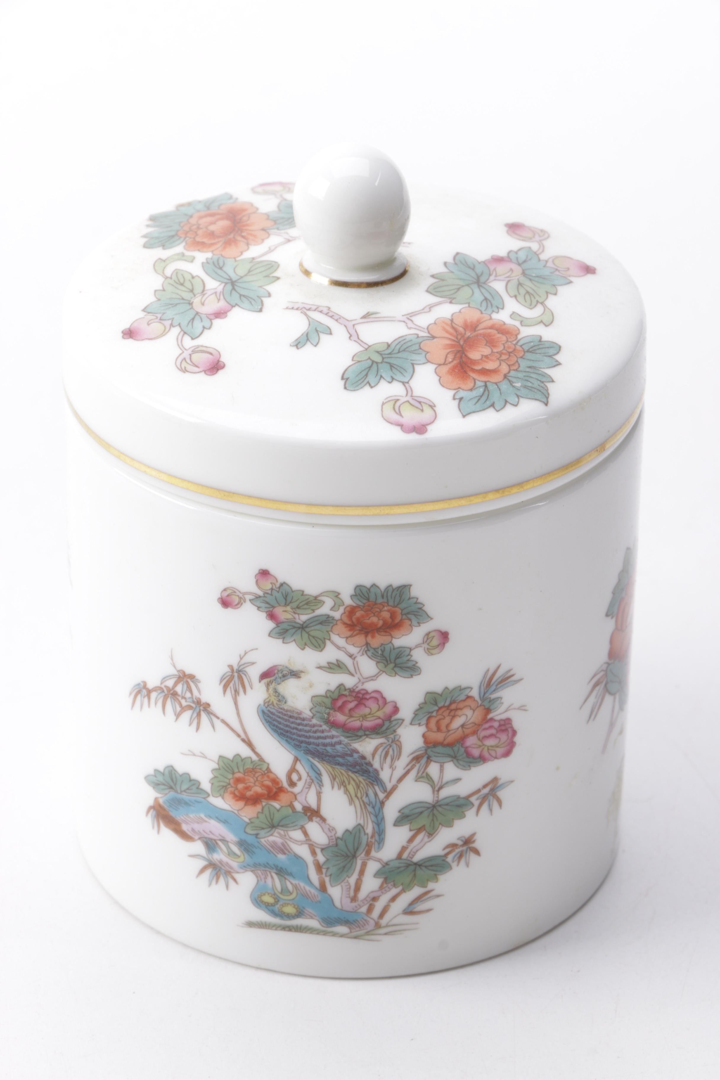 Porcelain Decor Including Wedgwood and Limoges