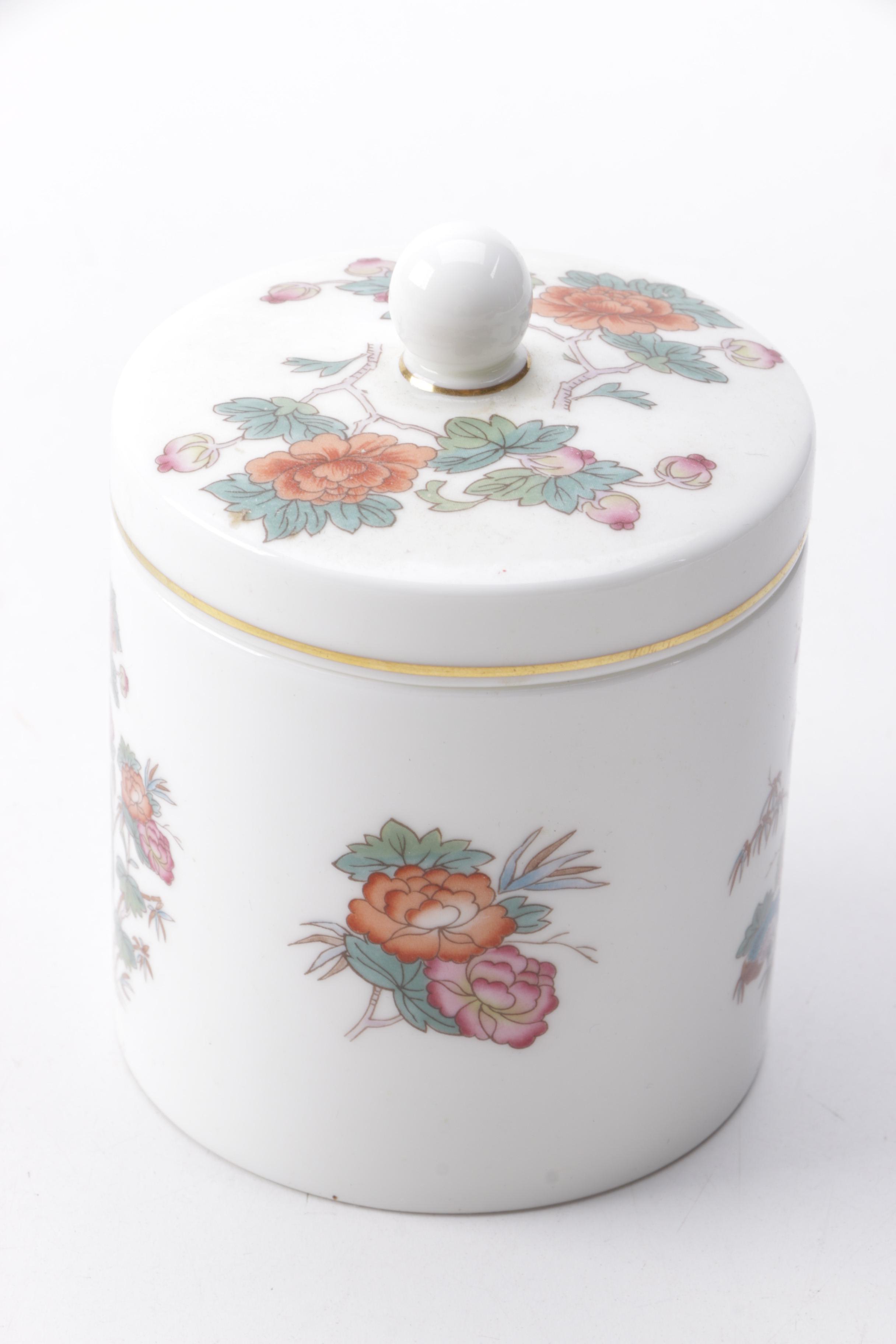 Porcelain Decor Including Wedgwood and Limoges