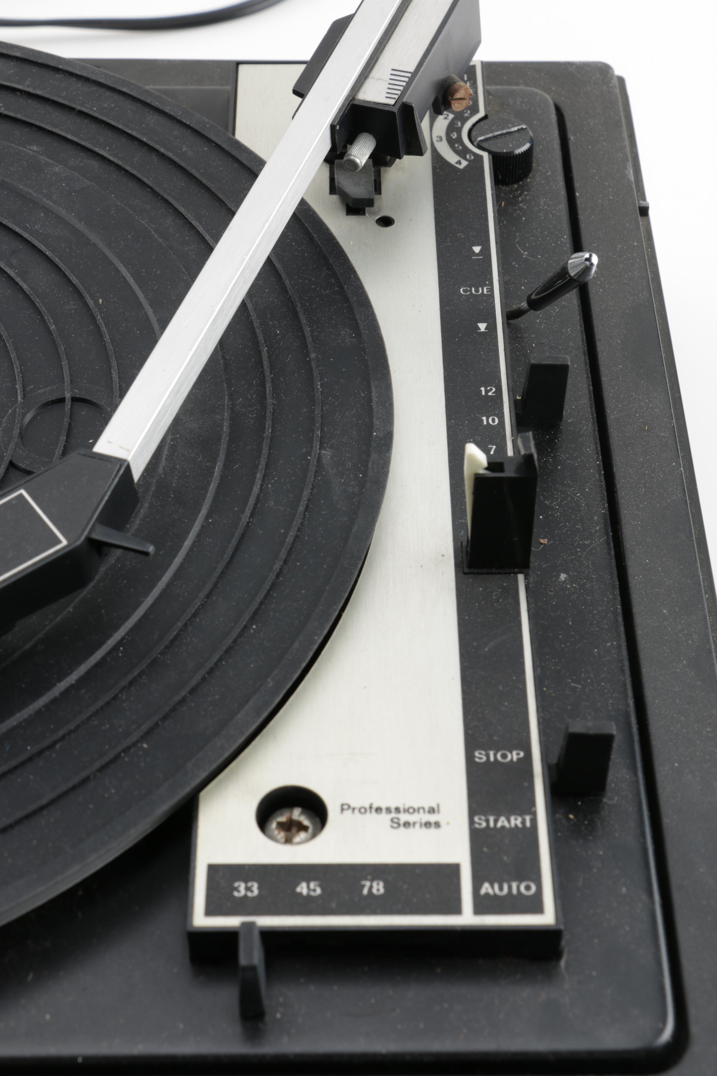 Vintage Realistic Turntable