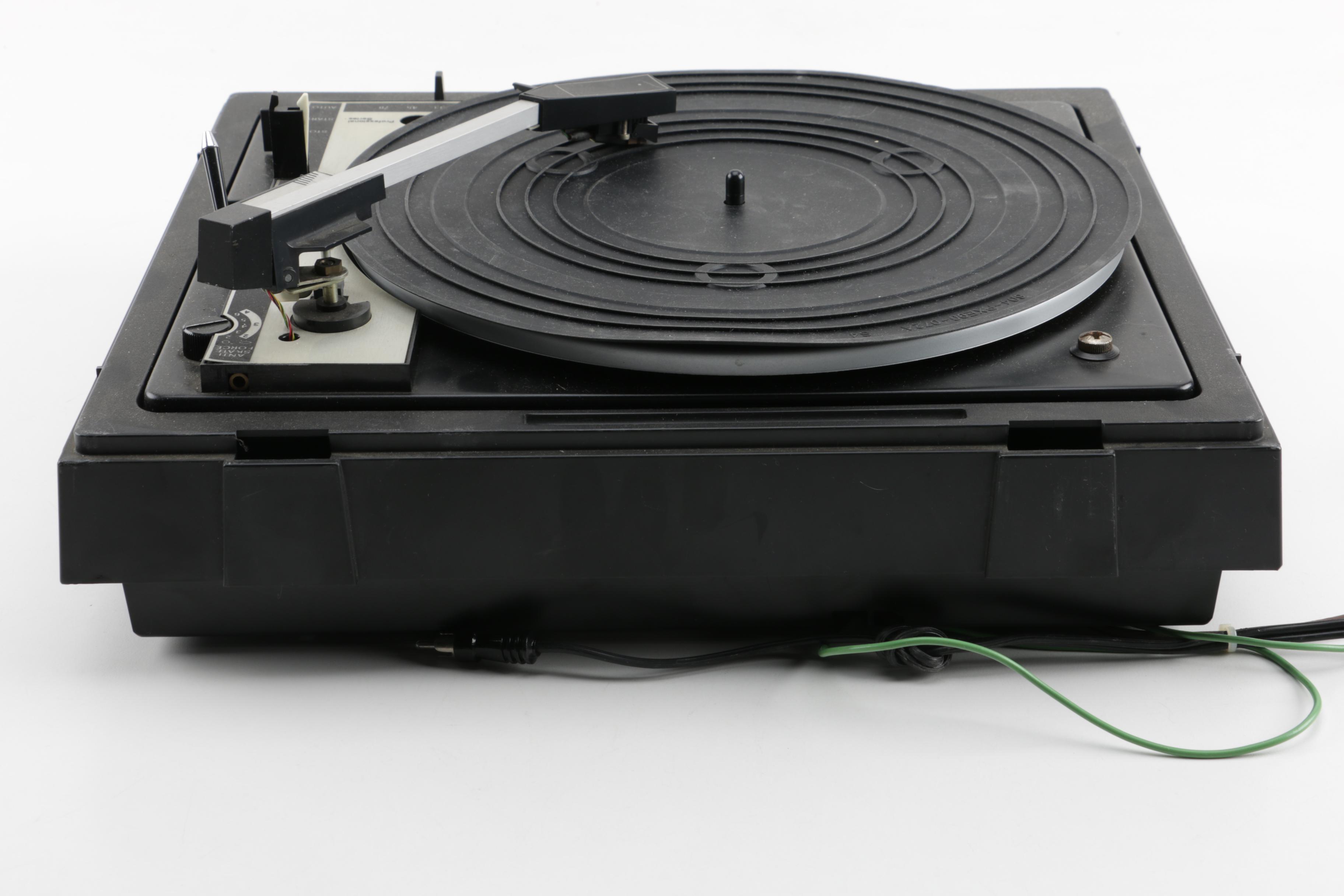 Vintage Realistic Turntable