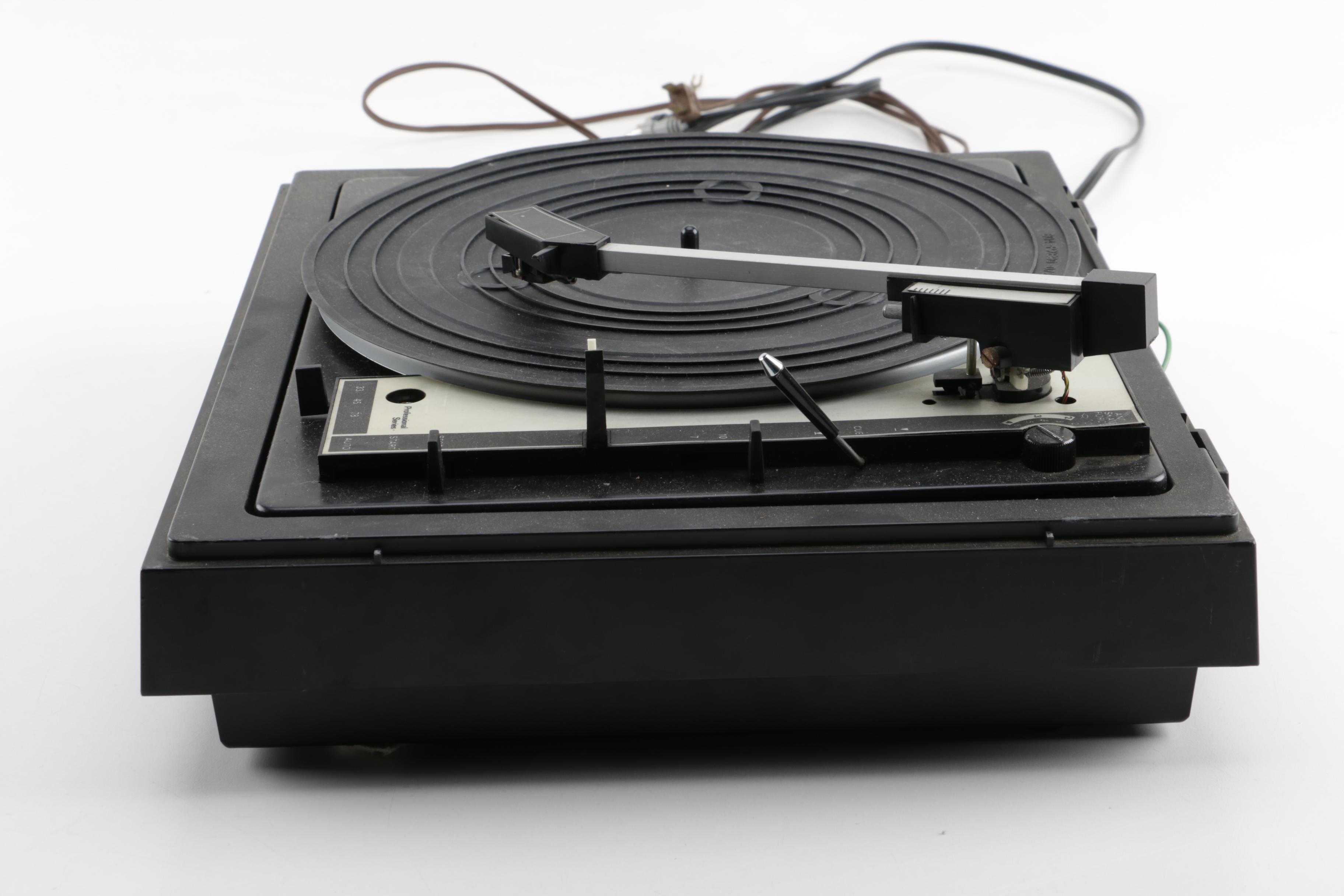 Vintage Realistic Turntable