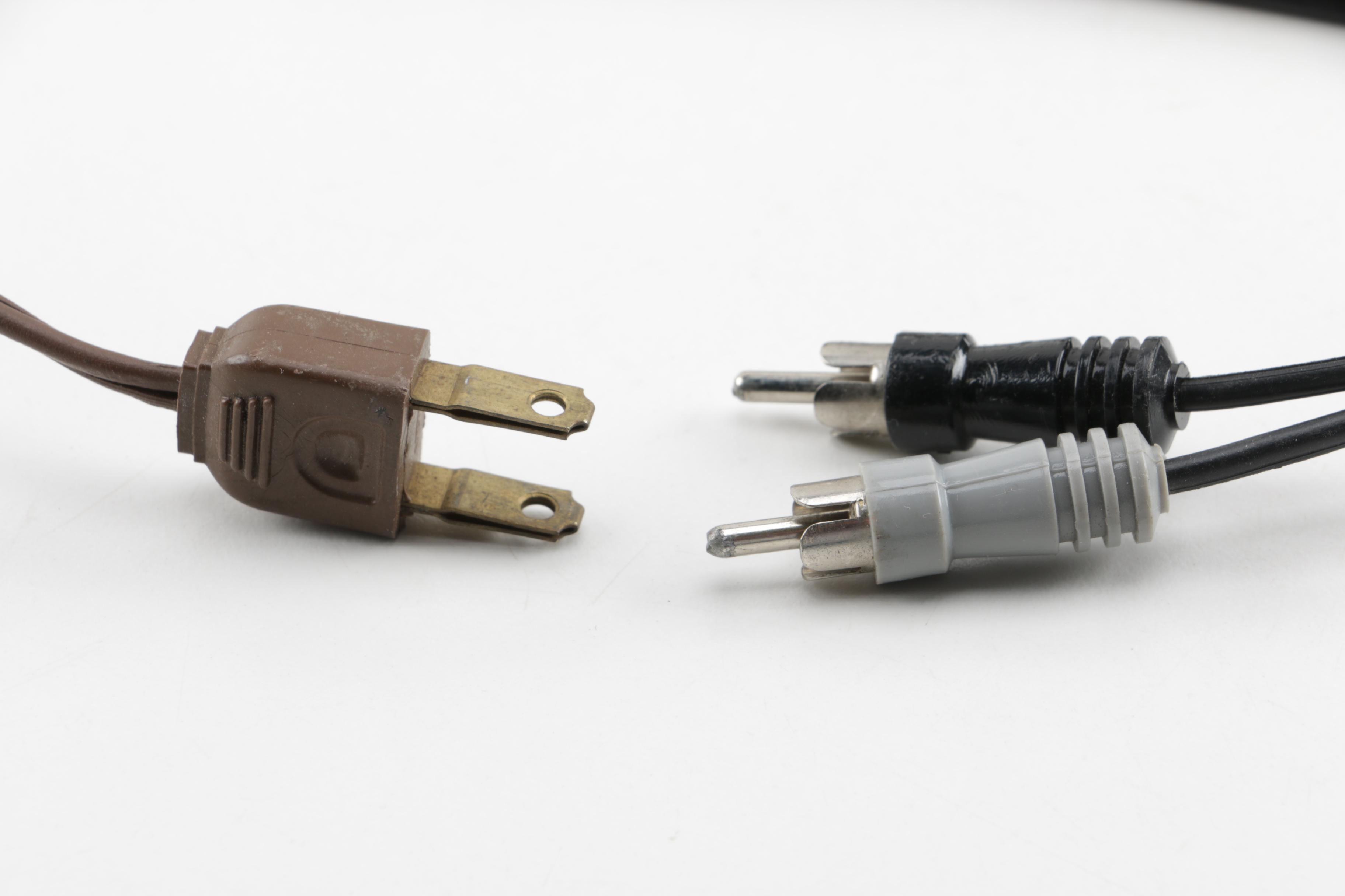 Vintage Realistic Turntable