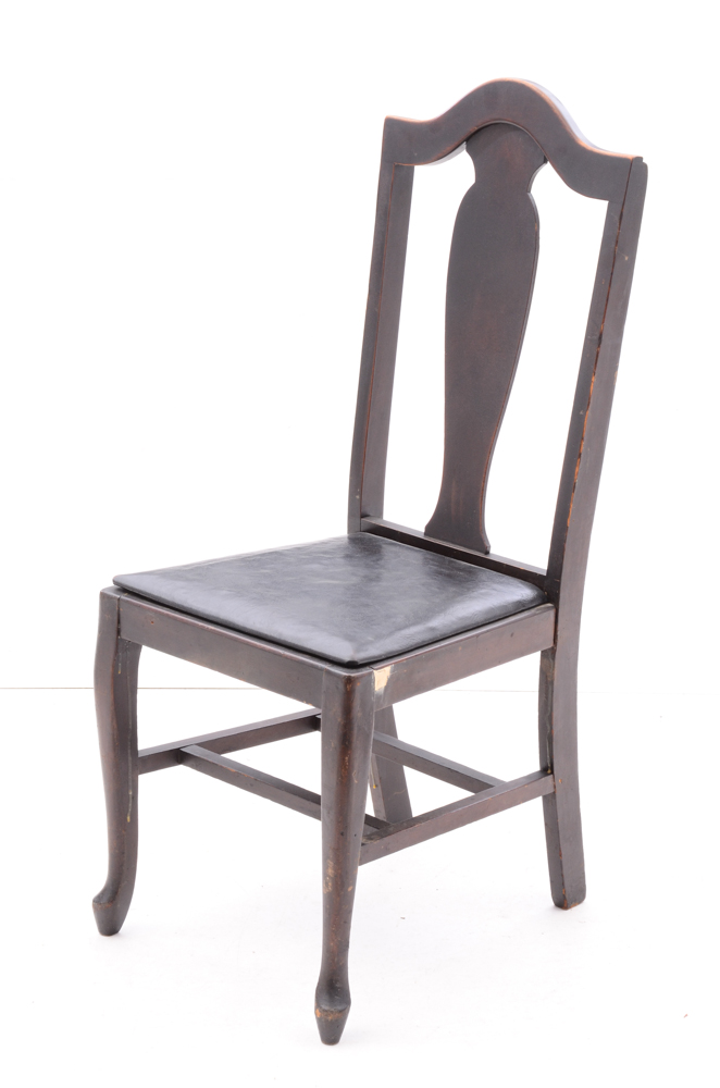 Vintage Queen Anne Dining Table