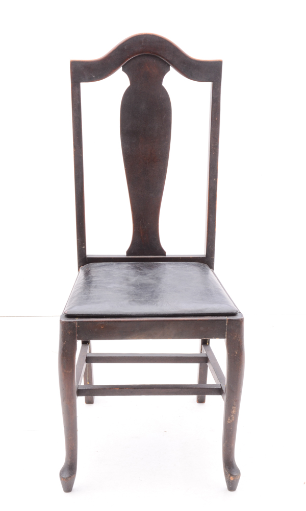 Vintage Queen Anne Dining Table