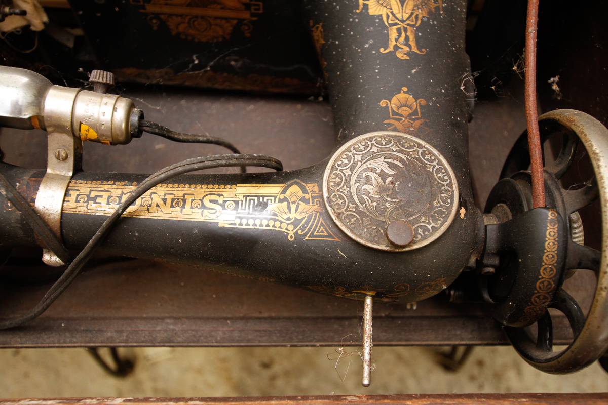 Vintage Singer Sewing Machine Table