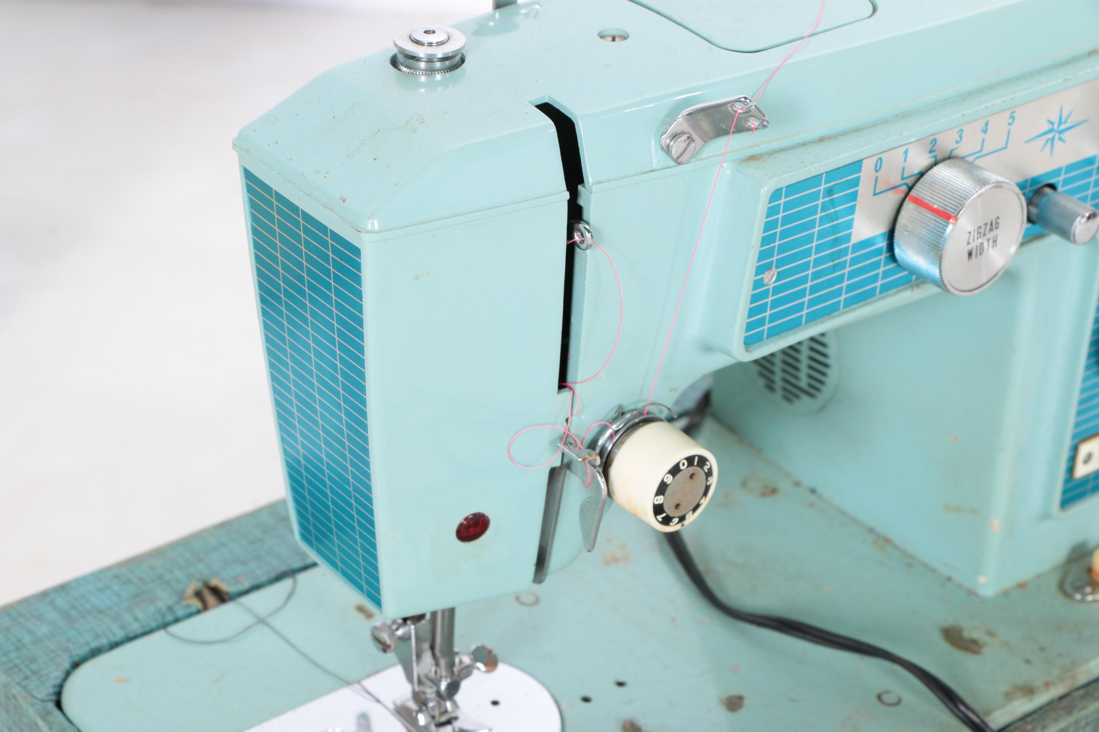 Spiegel "Vogue Stitch" Sewing Machine