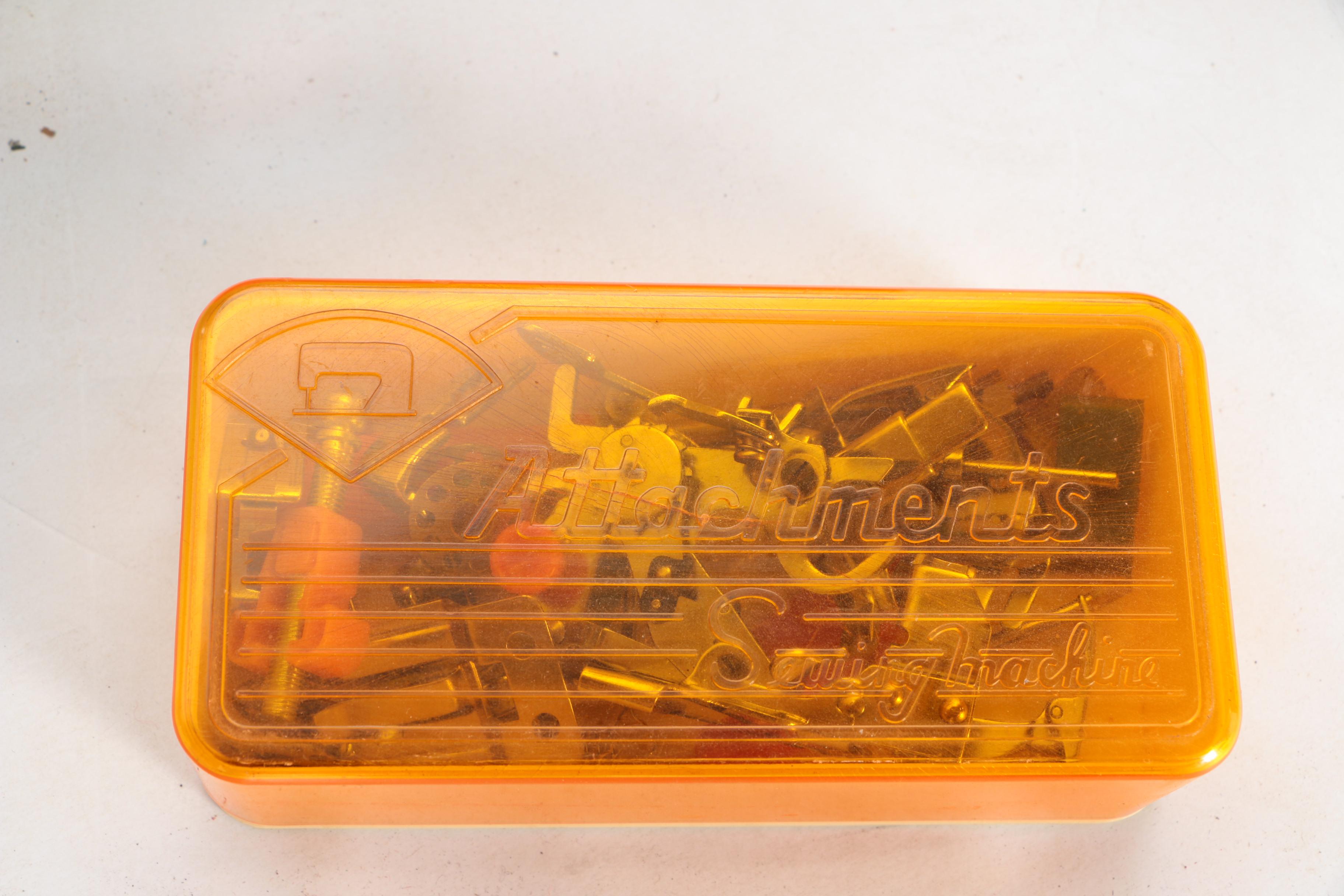 Spiegel "Vogue Stitch" Sewing Machine