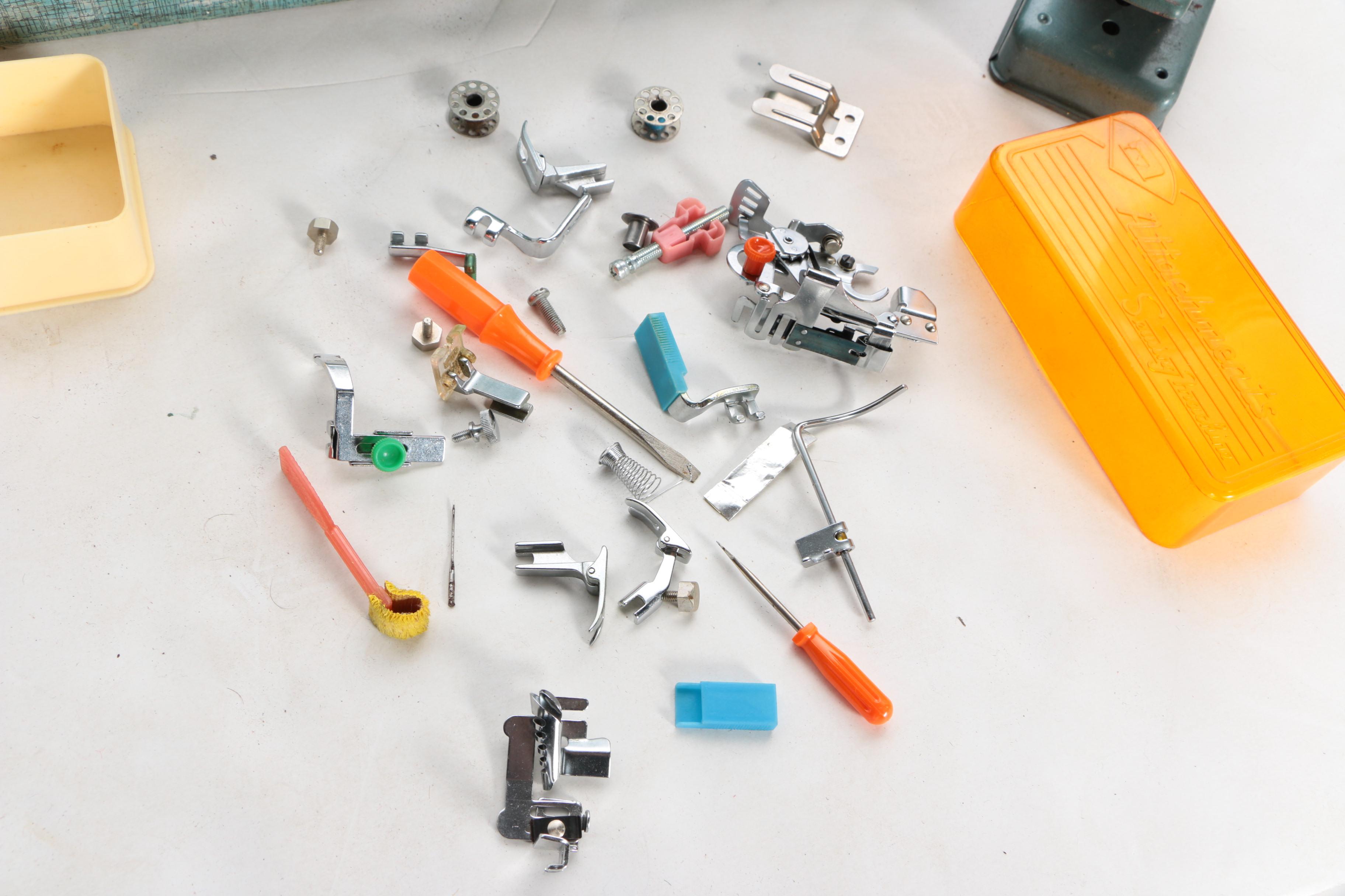 Spiegel "Vogue Stitch" Sewing Machine