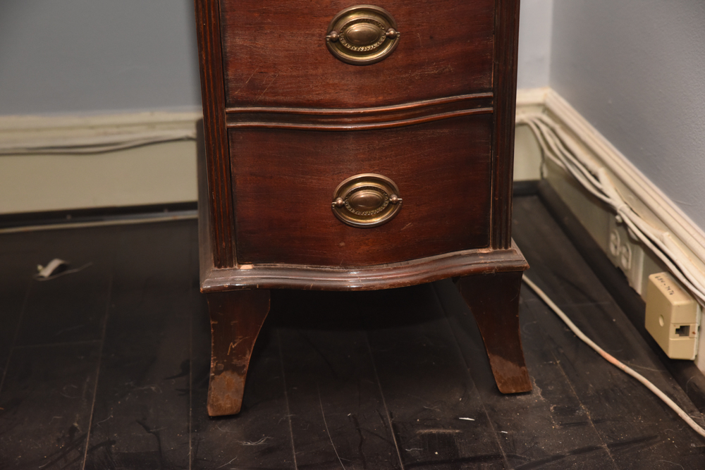 Vintage Mahogany Knee-Hole Desk