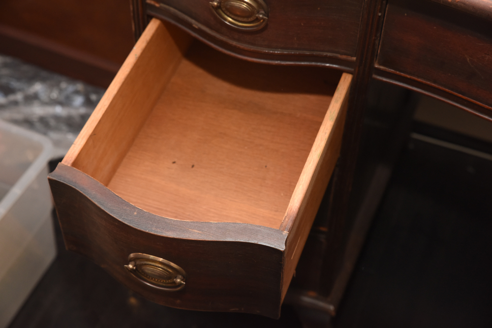Vintage Mahogany Knee-Hole Desk