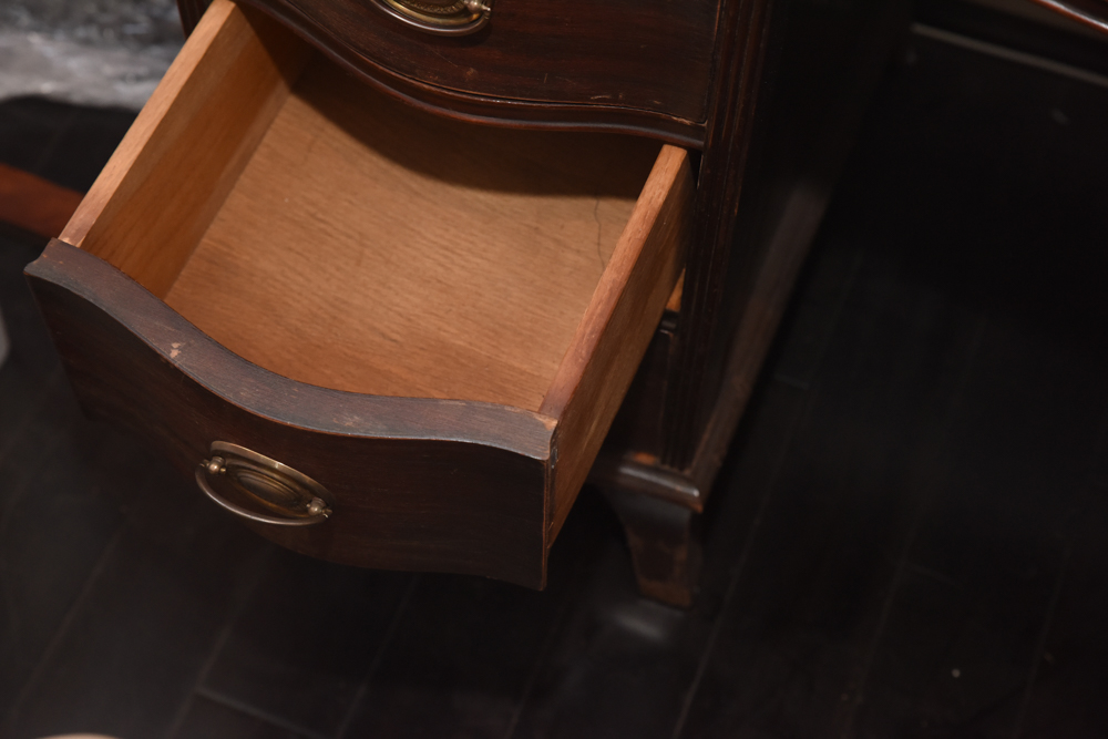 Vintage Mahogany Knee-Hole Desk