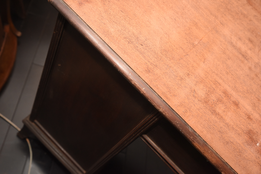 Vintage Mahogany Knee-Hole Desk