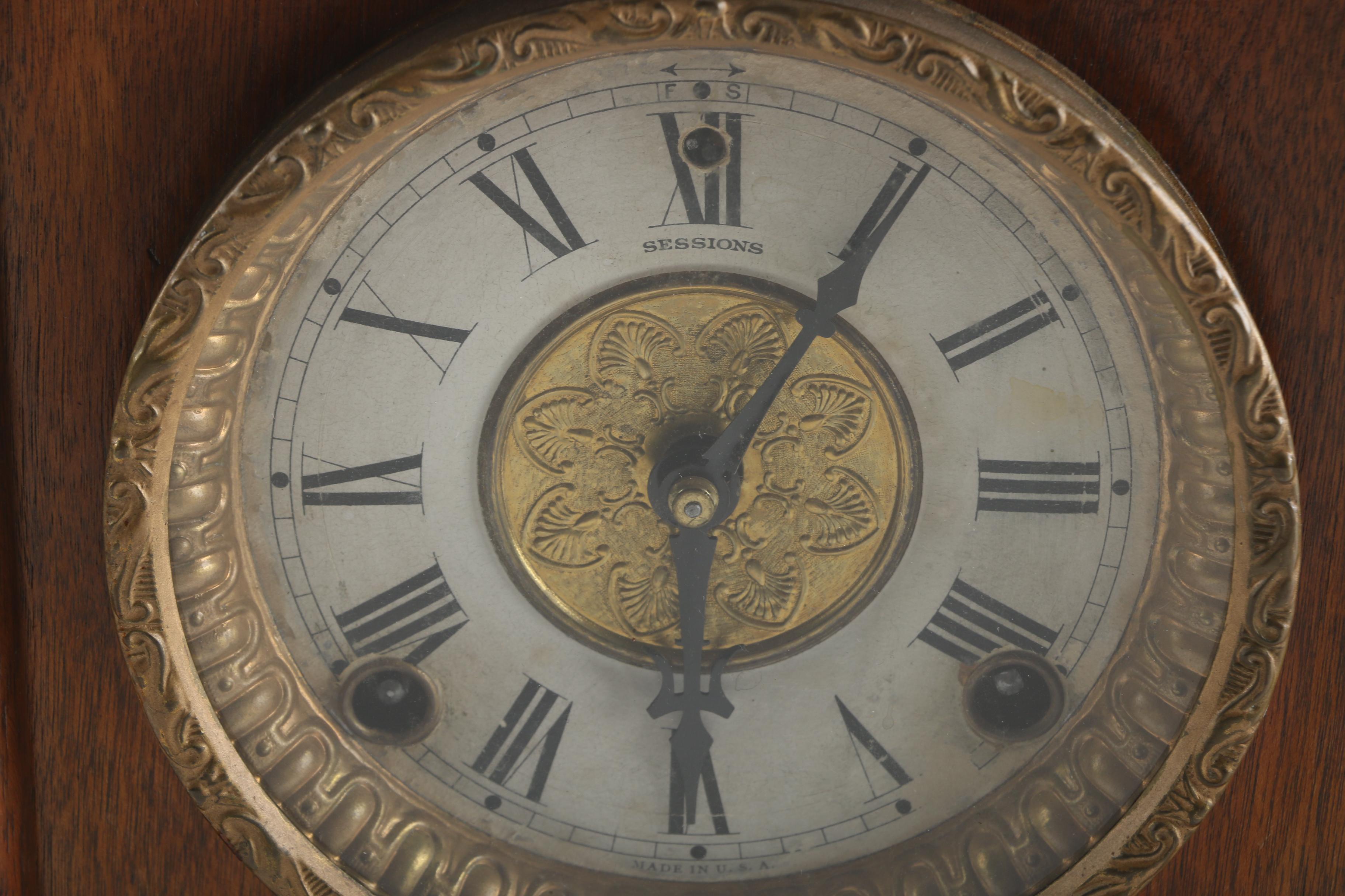 Vintage Sessions Pillar Style Mantel Clock