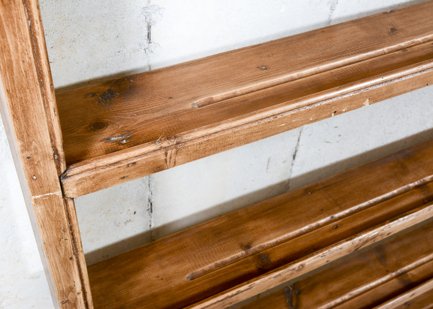 Antique Wall Mount Pine Plate Rack