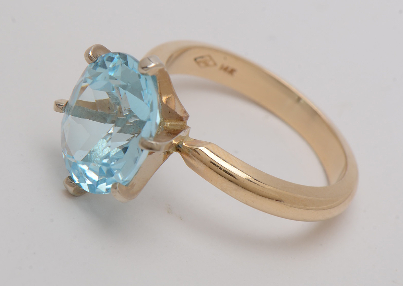14K Yellow Gold Blue Topaz Ring