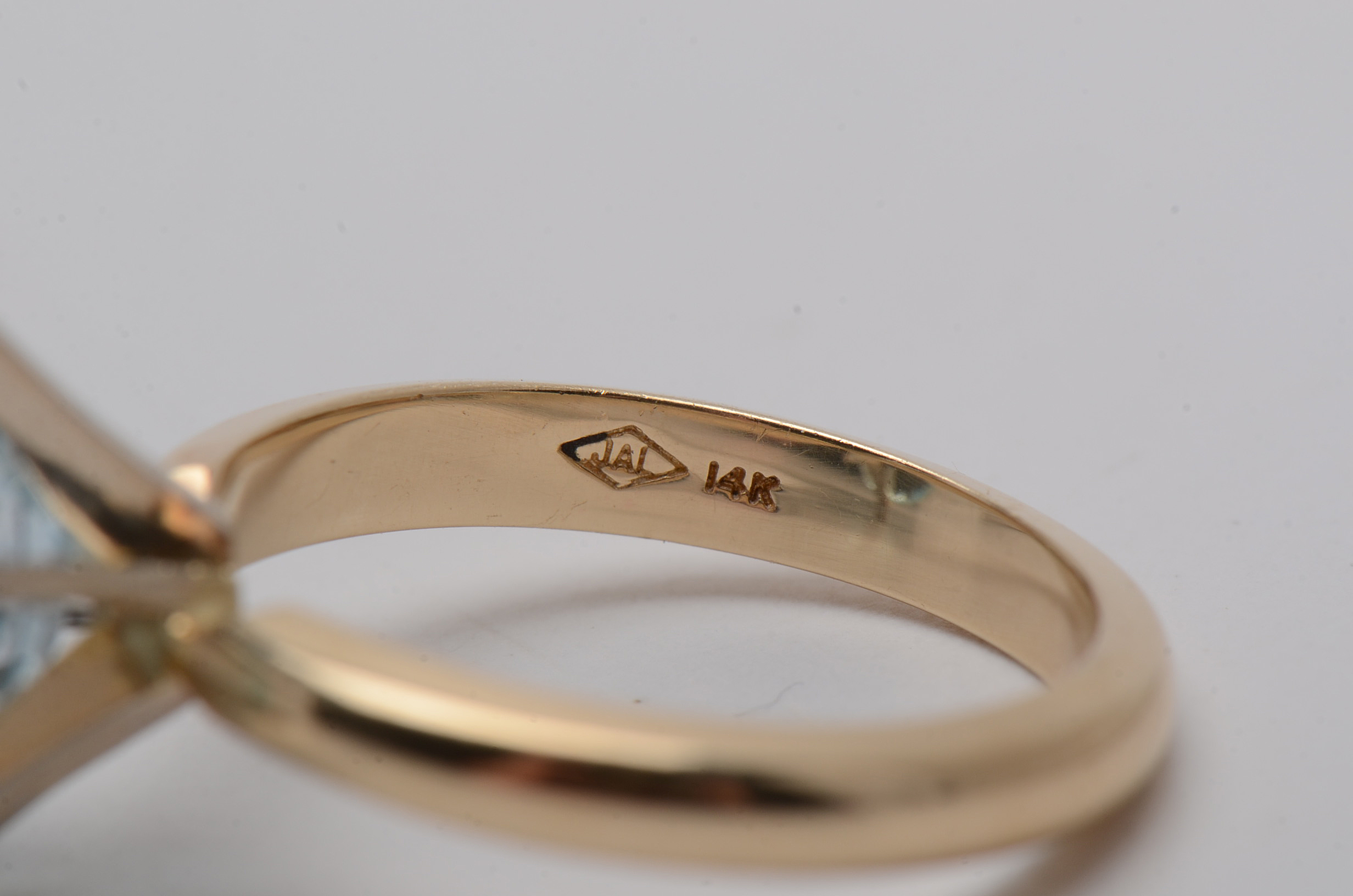 14K Yellow Gold Blue Topaz Ring