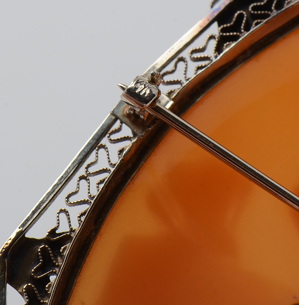 Vintage 14K White Gold Carved Shell Diamond Habillé Cameo Pendant Brooch