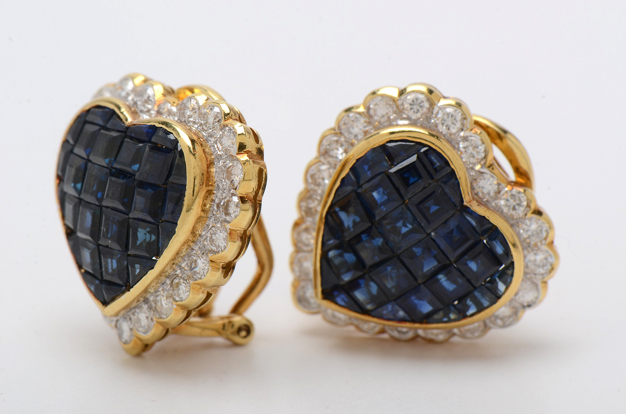 Pair of 18K Yellow Gold Natural Blue Sapphire Diamond Heart-Shaped Earrings
