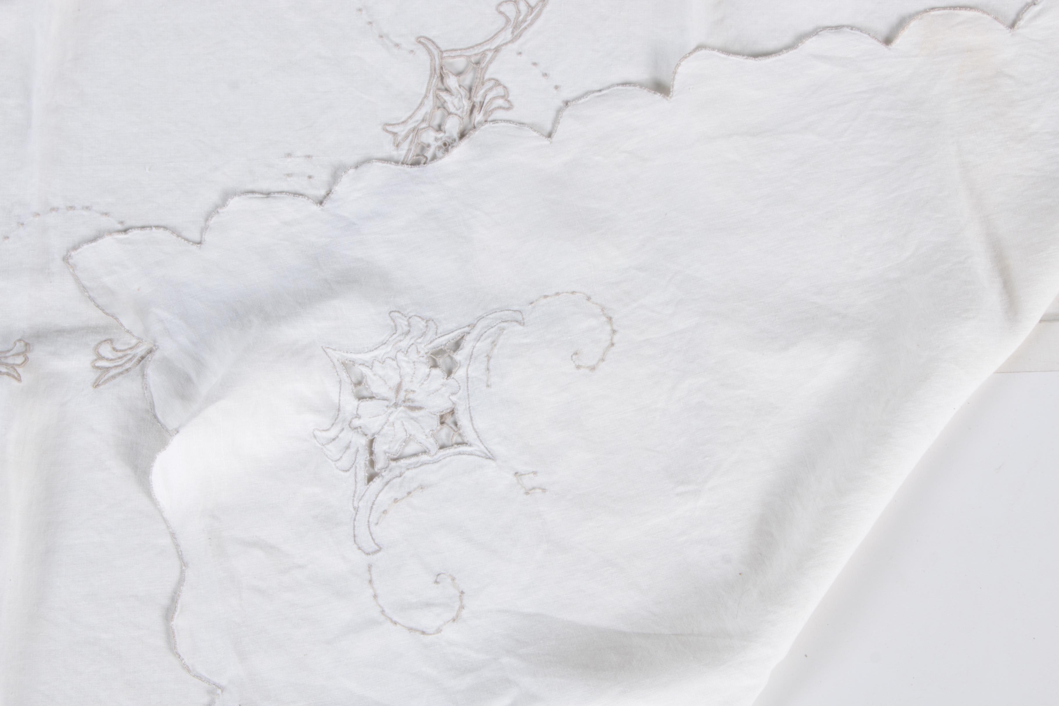 Floral Tablecloth and Matching Napkins